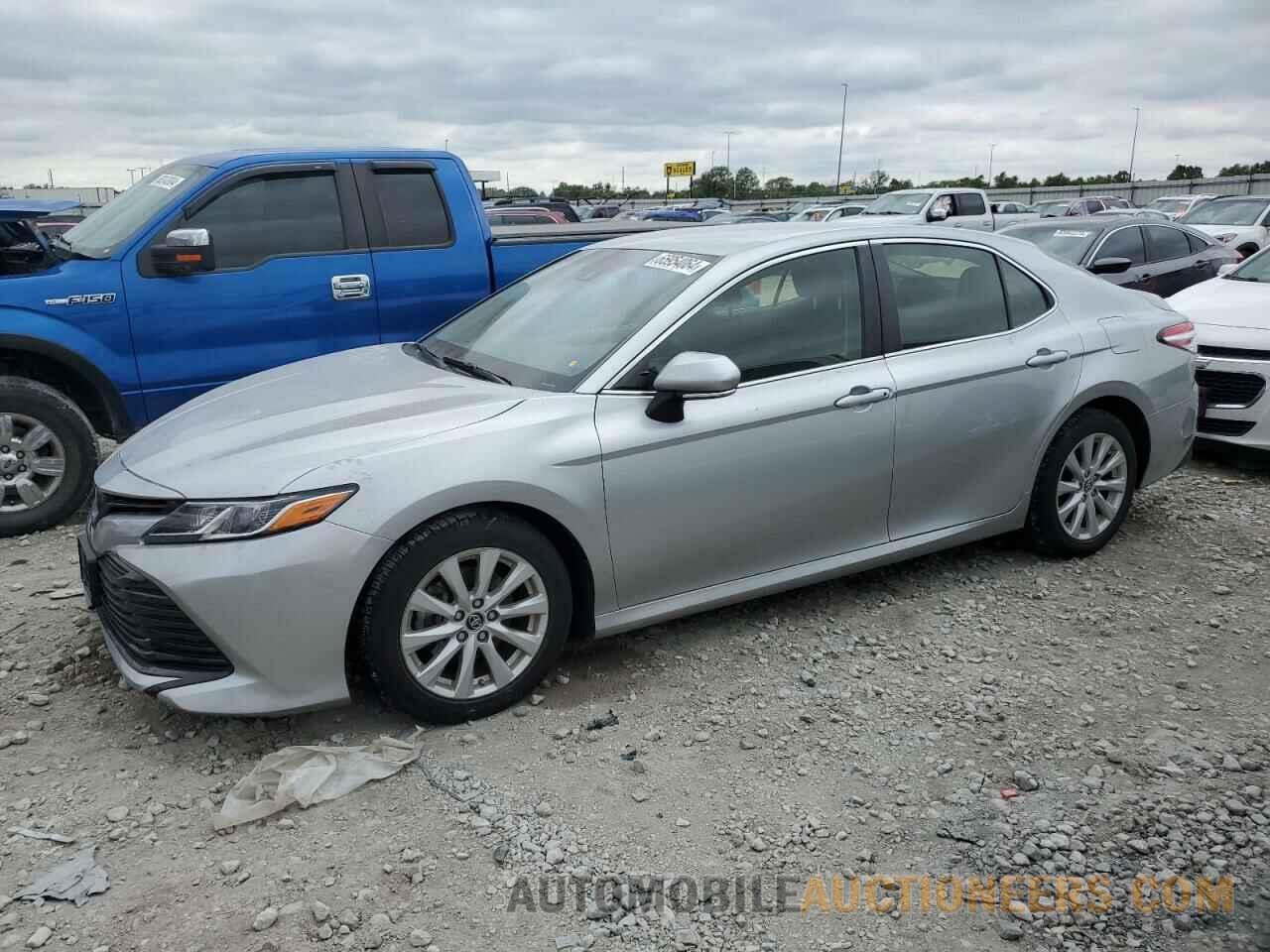 JTNB11HK3J3043857 TOYOTA CAMRY 2018