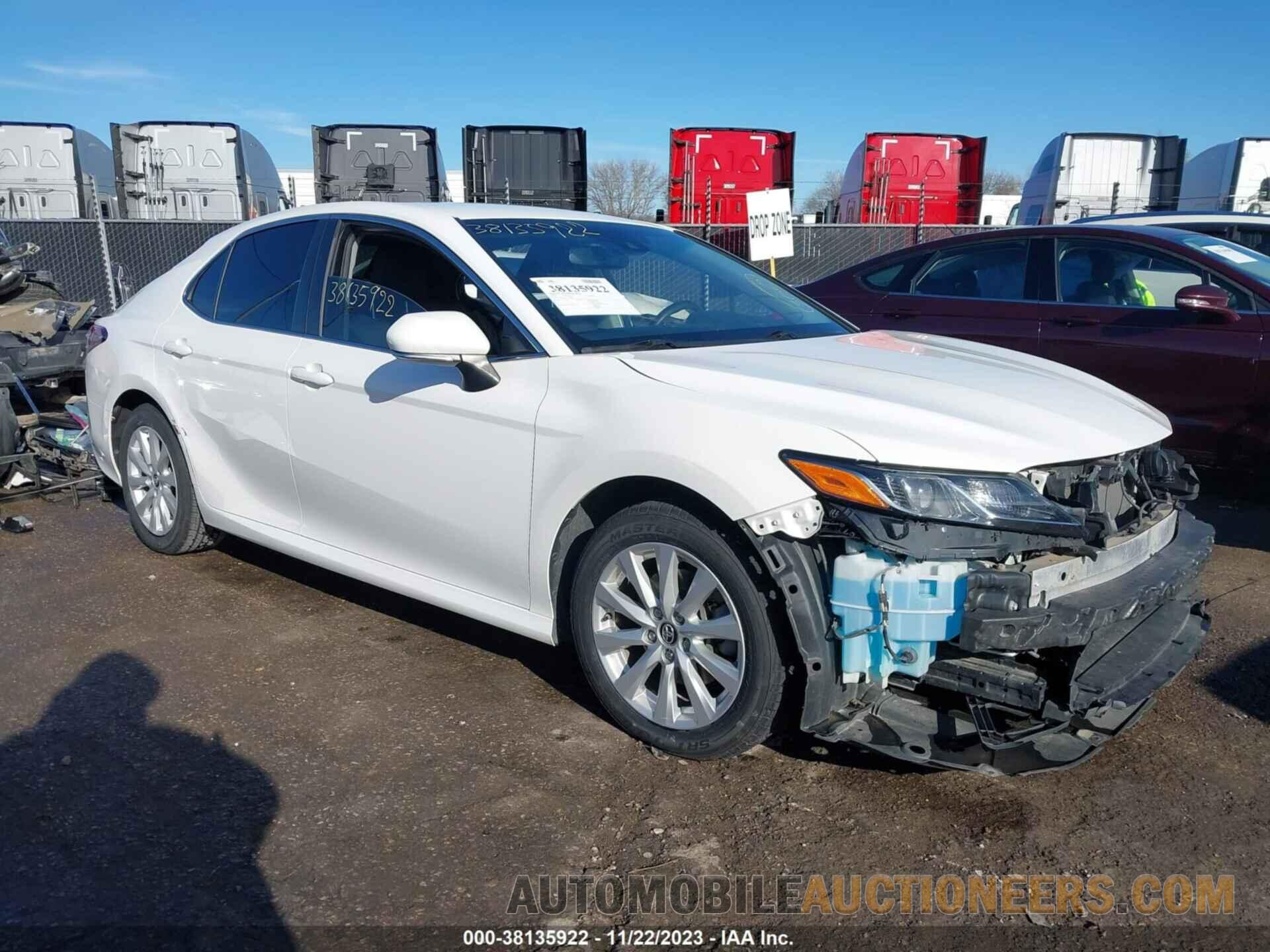 JTNB11HK3J3044443 TOYOTA CAMRY 2018