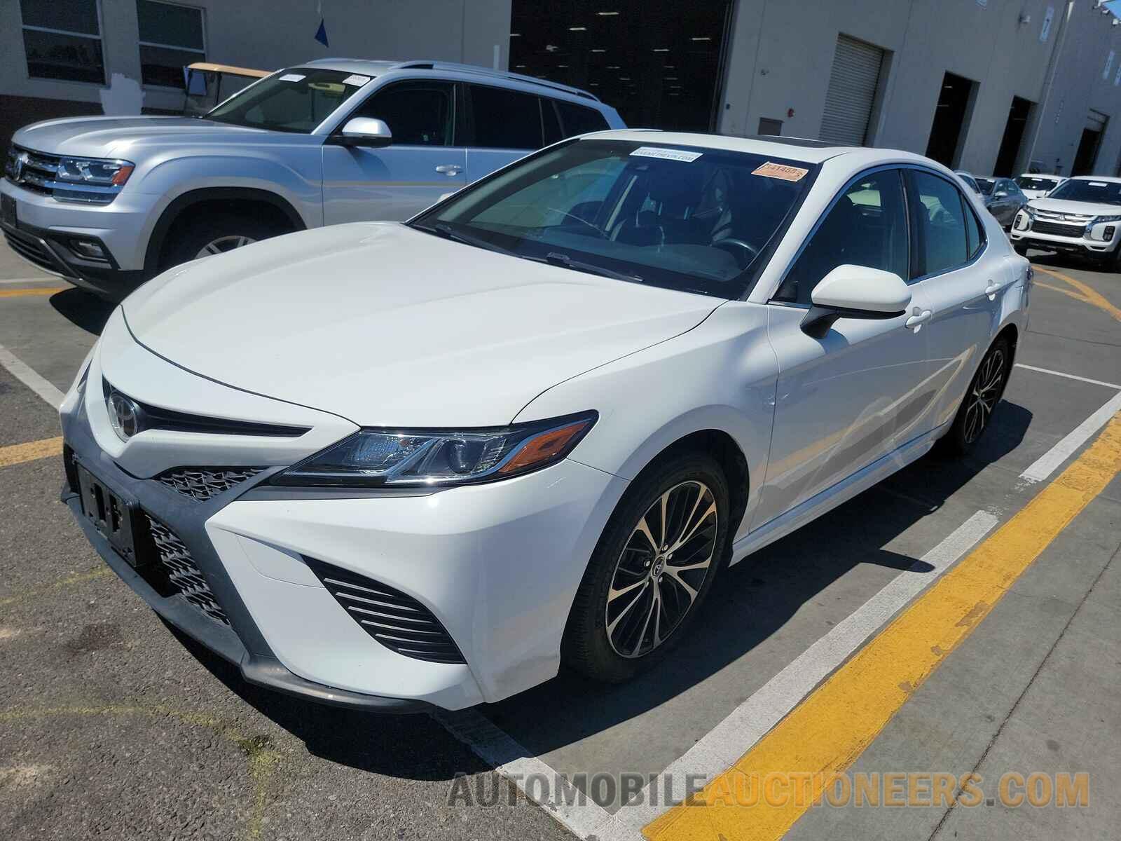 JTNB11HK3J3047536 Toyota Camry 2018