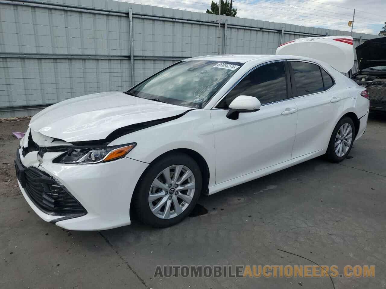 JTNB11HK4J3005697 TOYOTA CAMRY 2018