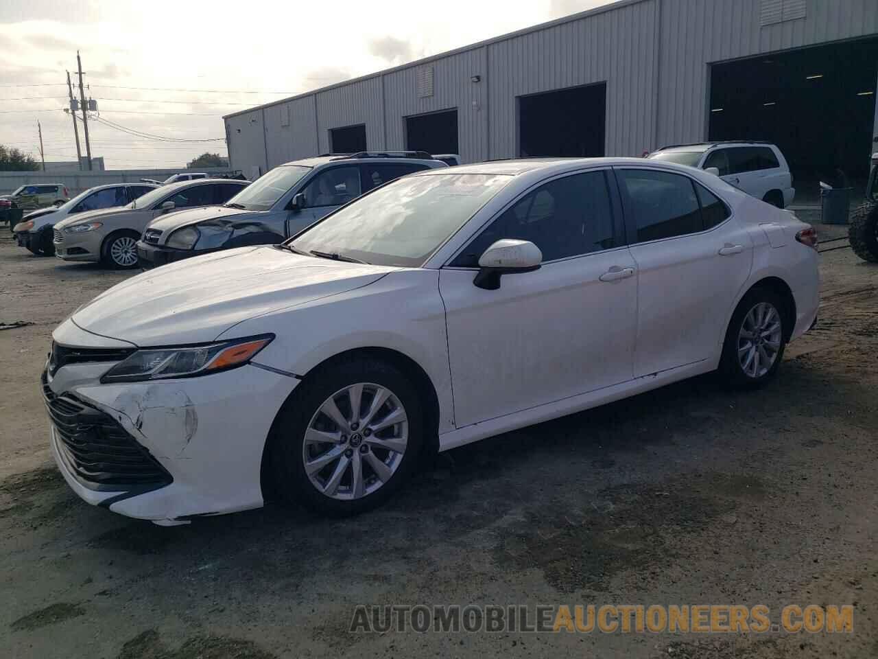 JTNB11HK4J3006123 TOYOTA CAMRY 2018