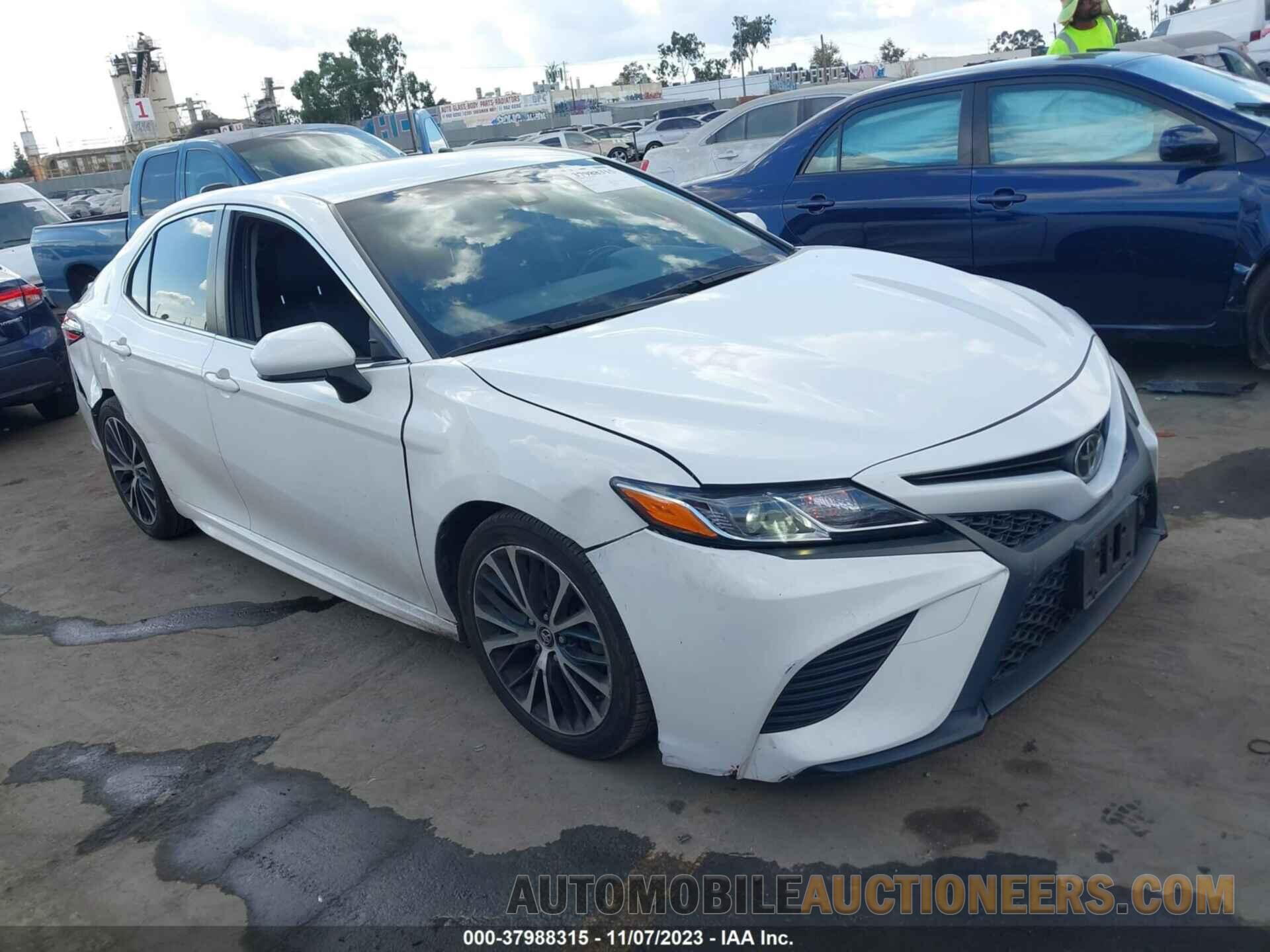 JTNB11HK4J3006493 TOYOTA CAMRY 2018