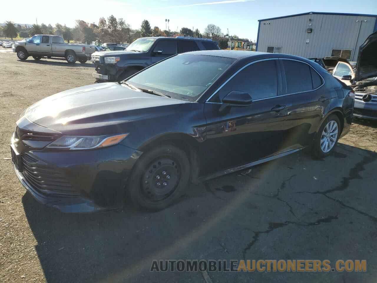 JTNB11HK4J3041373 TOYOTA CAMRY 2018