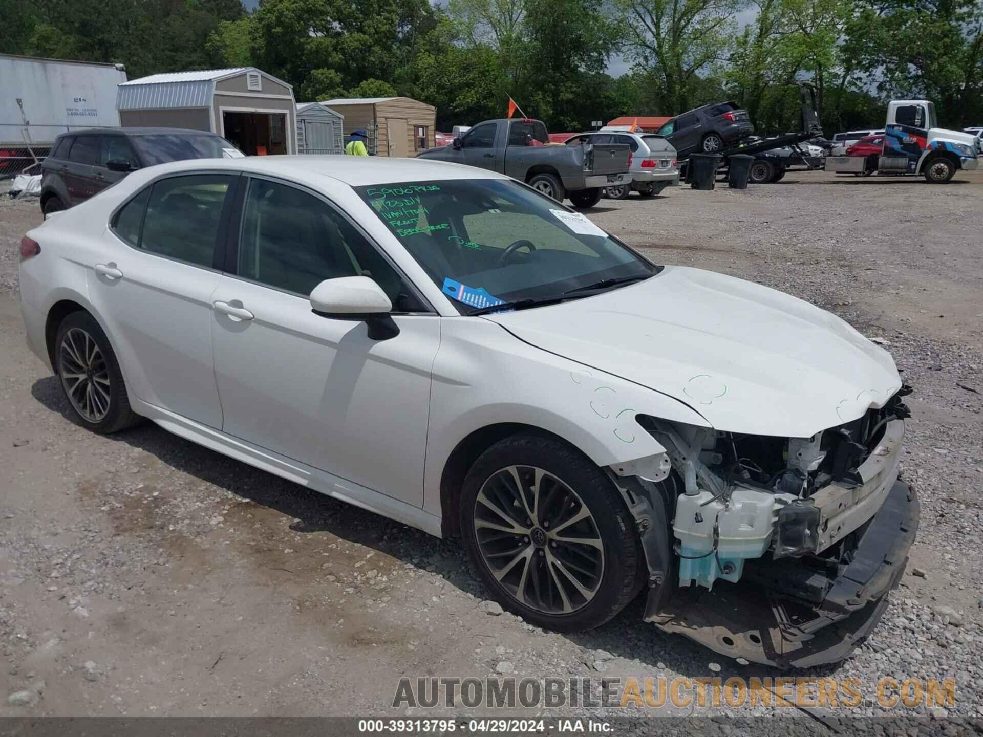 JTNB11HK5J3007667 TOYOTA CAMRY 2018