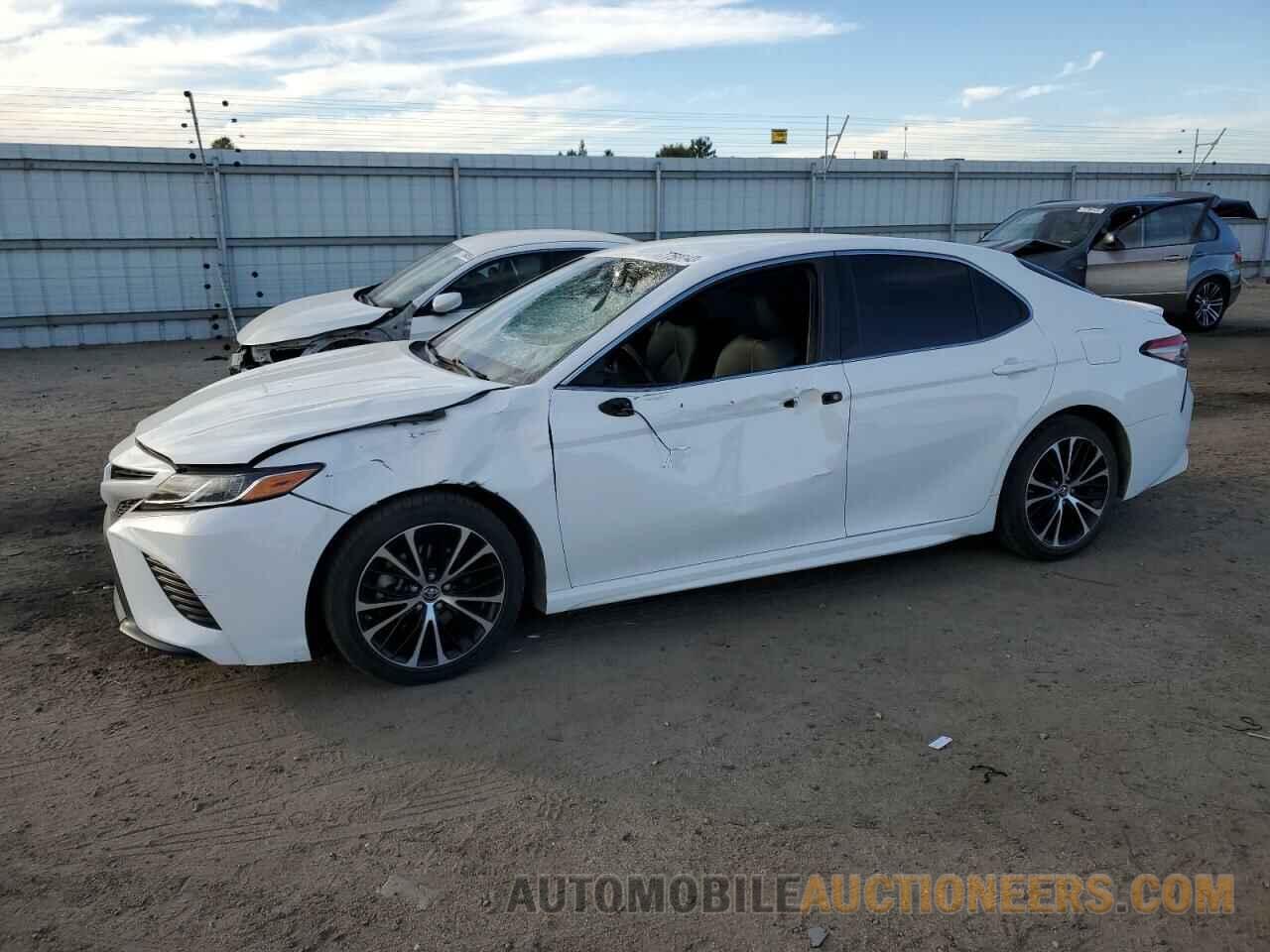 JTNB11HK5J3019379 TOYOTA CAMRY 2018