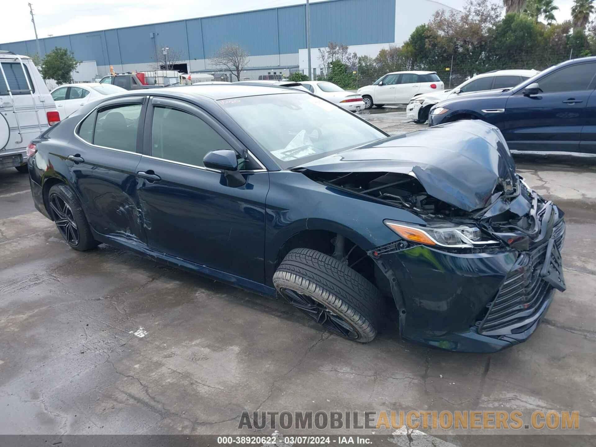 JTNB11HK5J3022086 TOYOTA CAMRY 2018