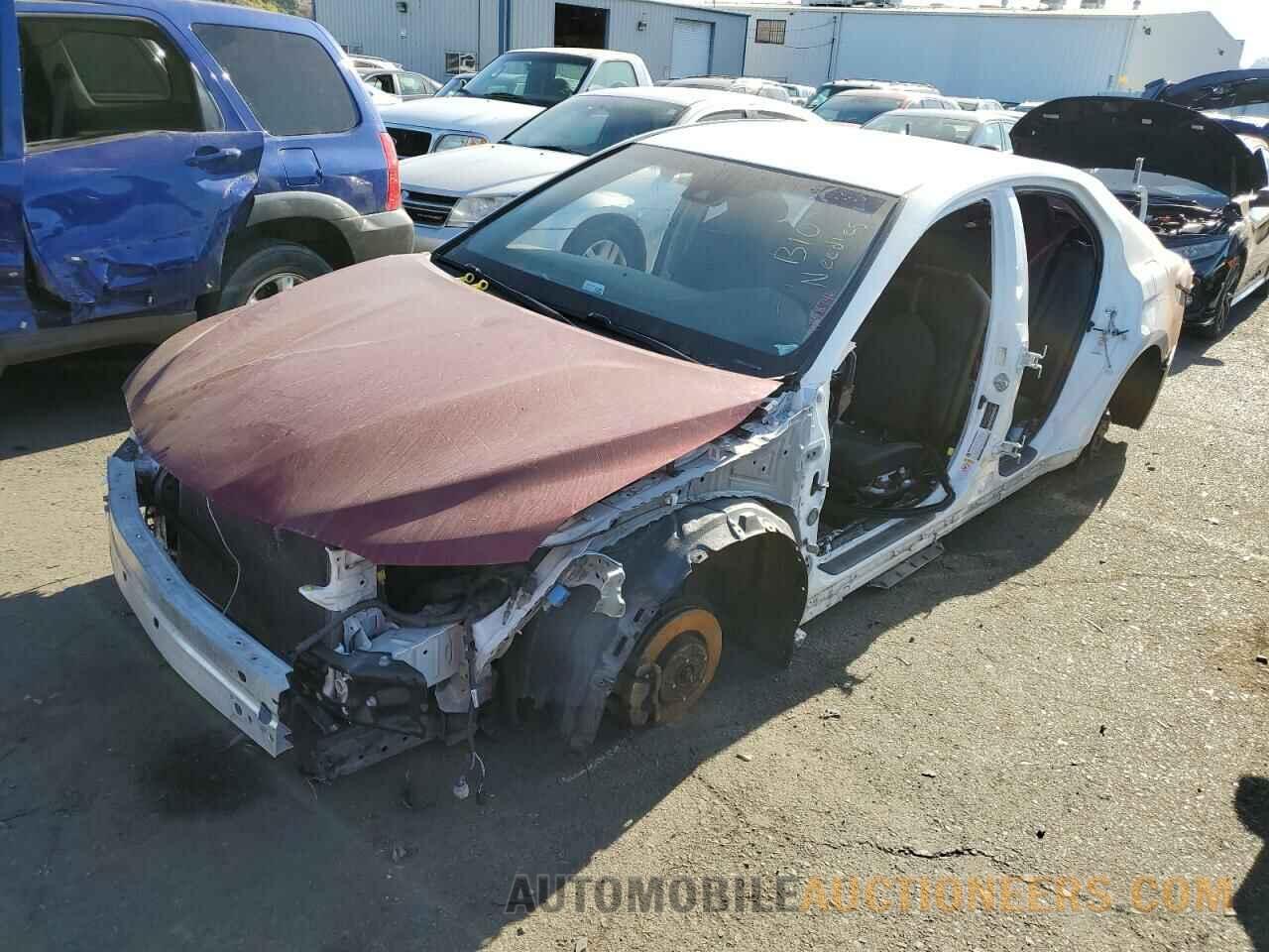 JTNB11HK5J3048588 TOYOTA CAMRY 2018