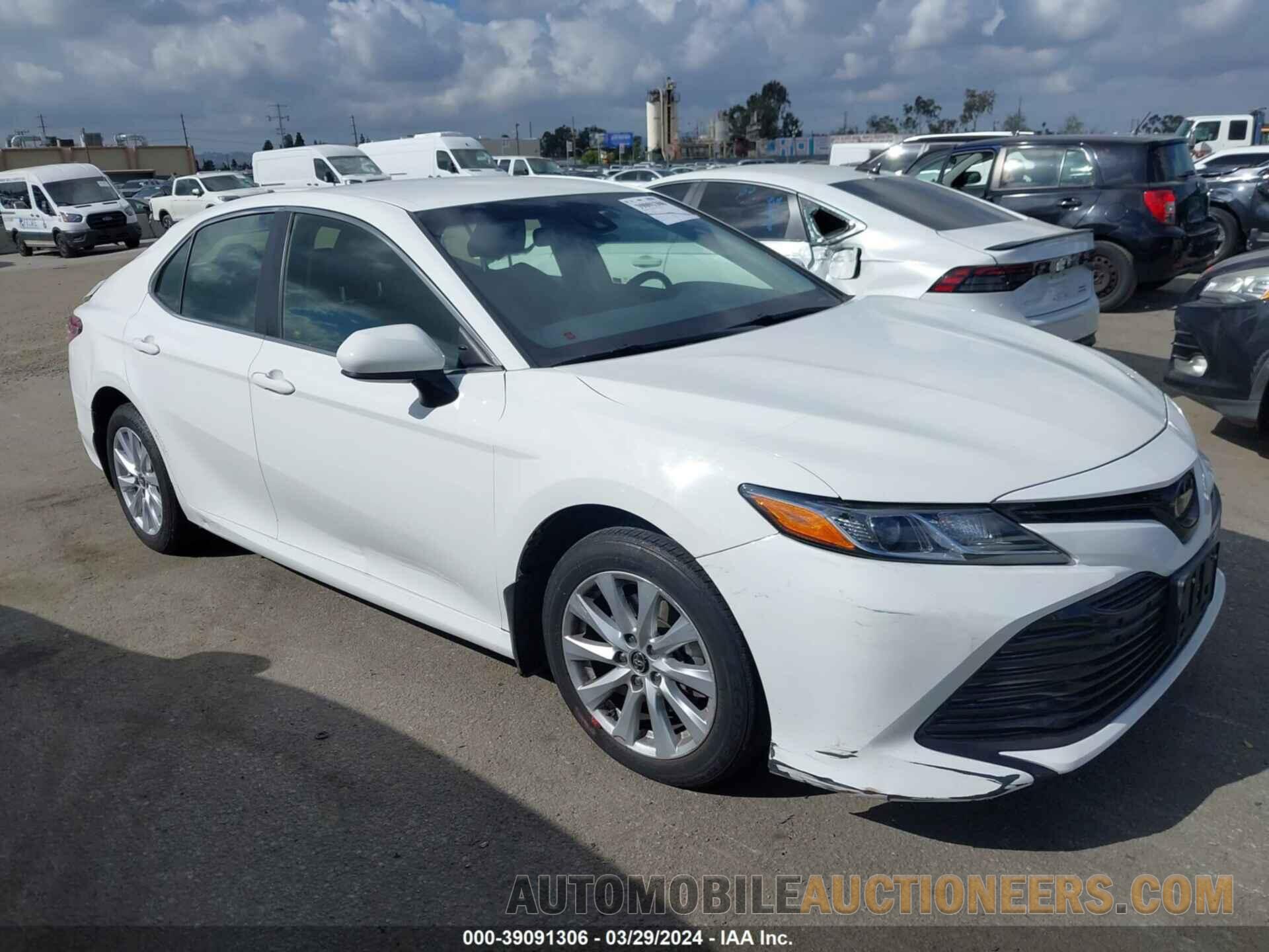 JTNB11HK6J3006351 TOYOTA CAMRY 2018