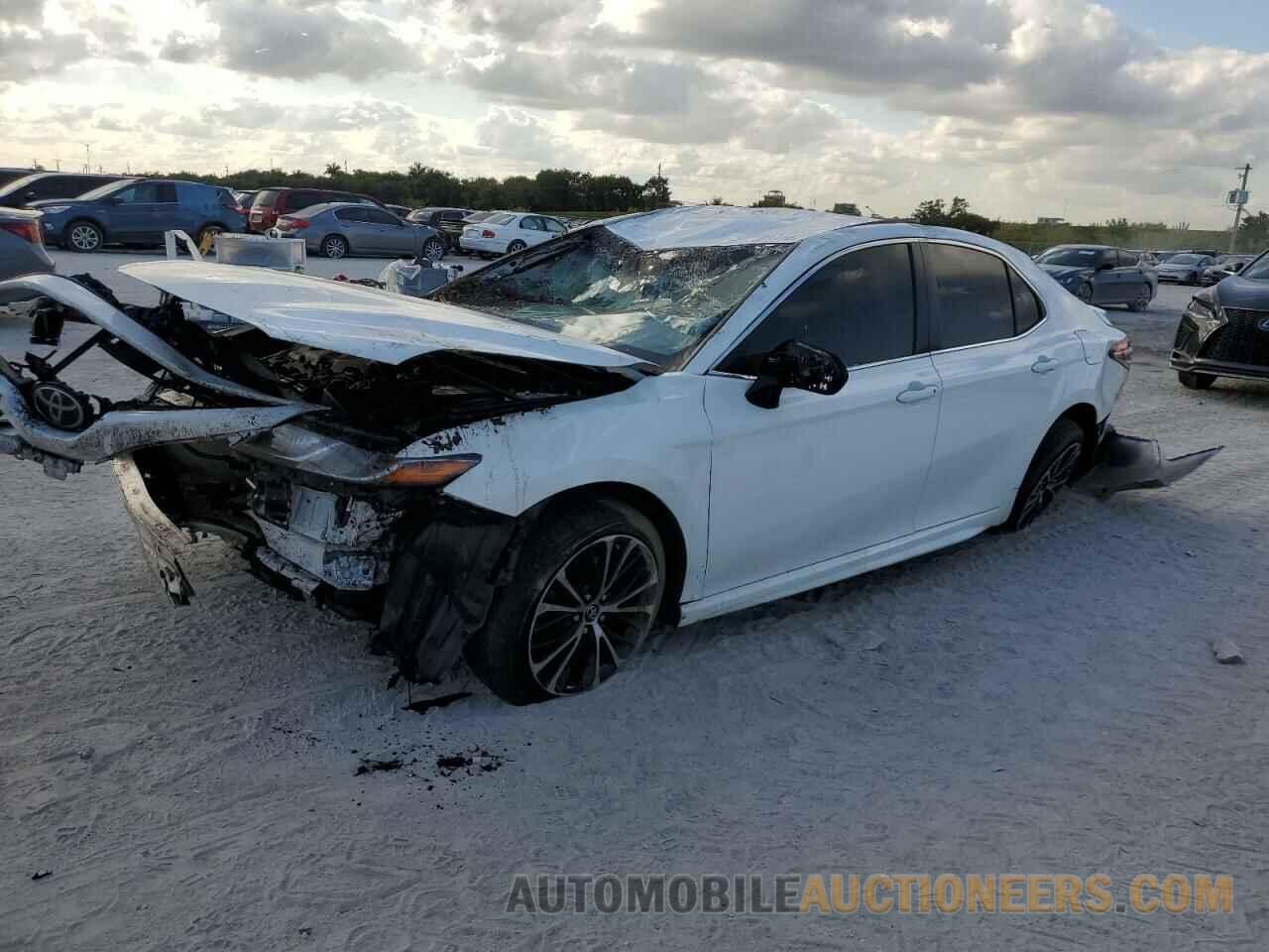 JTNB11HK6J3070826 TOYOTA CAMRY 2018