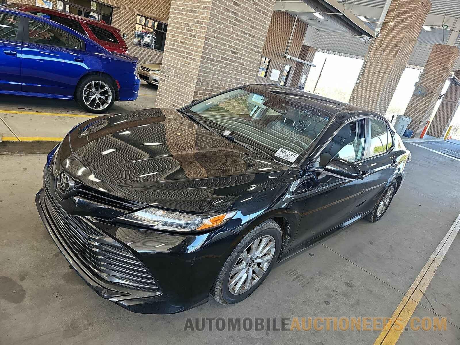 JTNB11HK8J3007405 Toyota Camry 2018