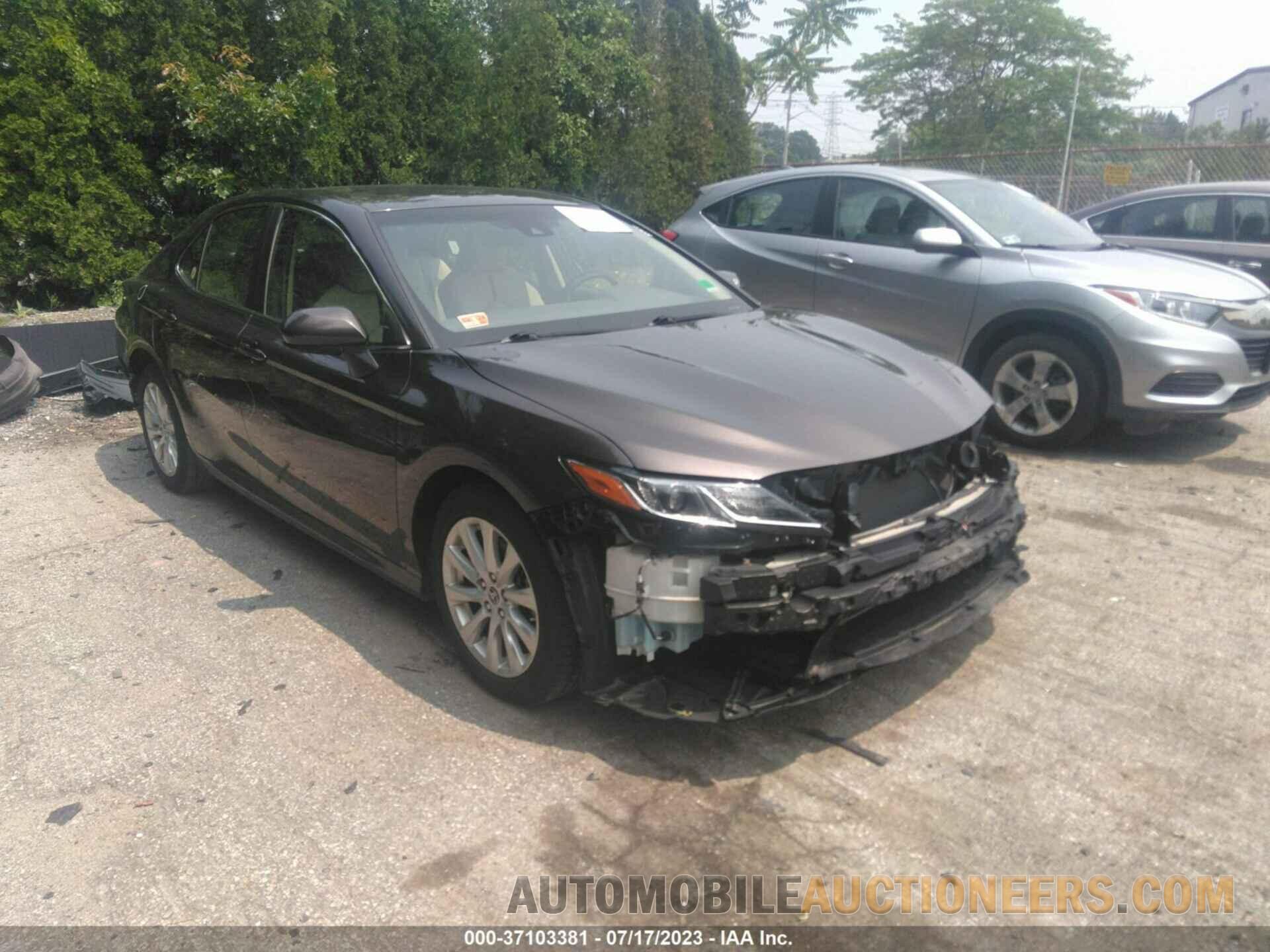 JTNB11HK8J3011566 TOYOTA CAMRY 2018