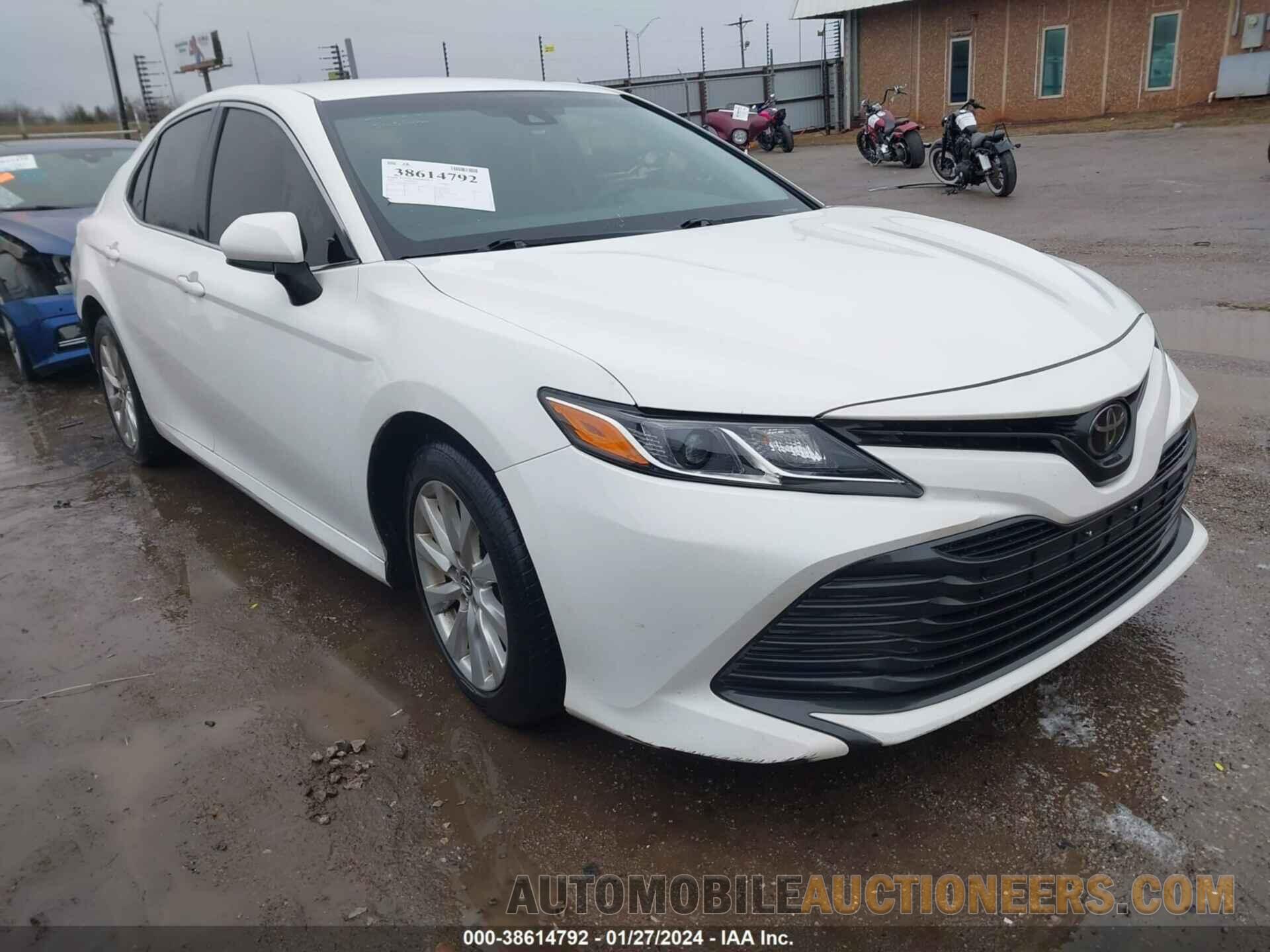 JTNB11HK8J3018131 TOYOTA CAMRY 2018