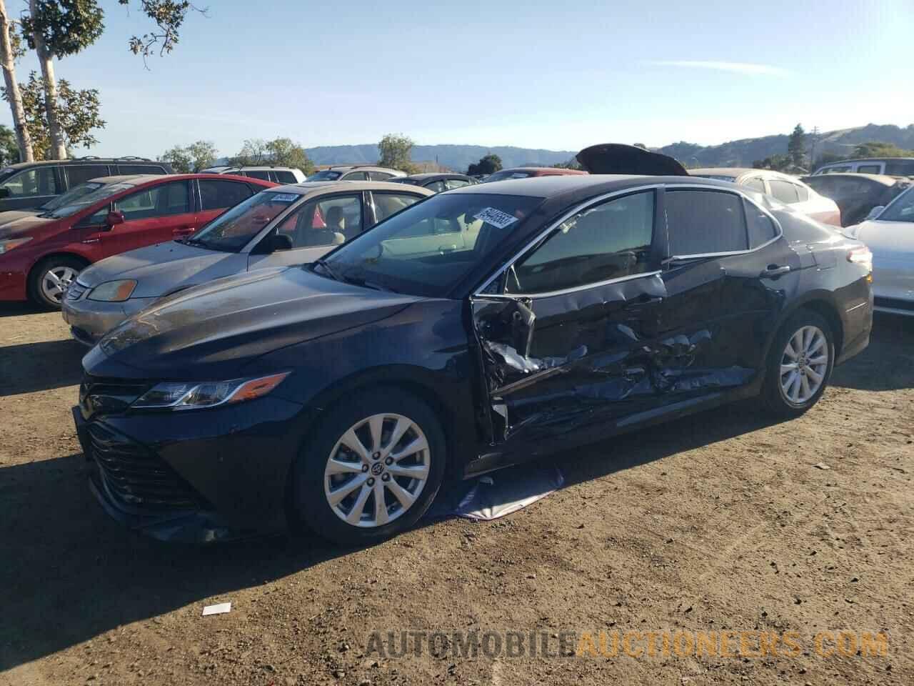 JTNB11HK8J3018386 TOYOTA CAMRY 2018