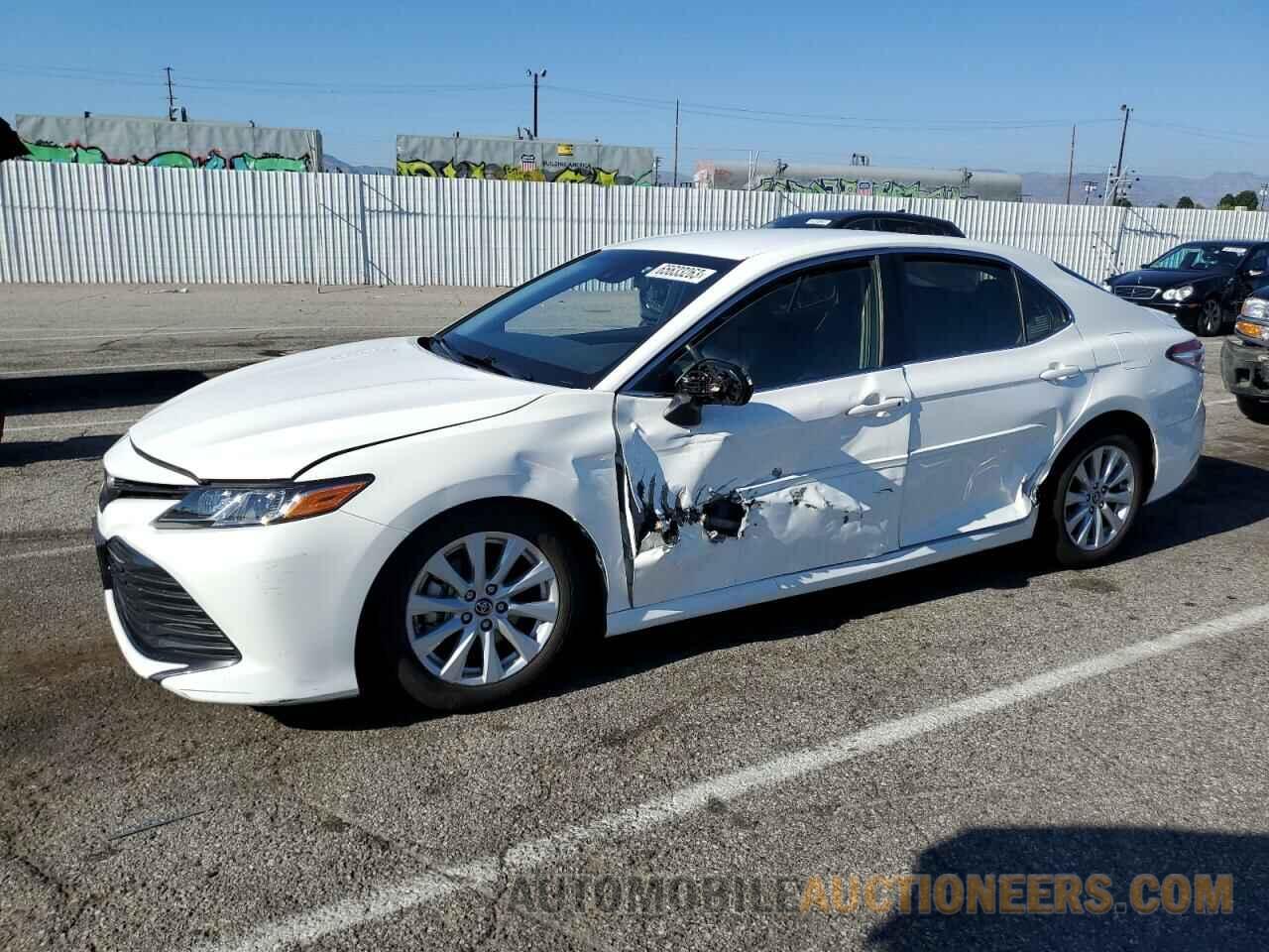 JTNB11HK8J3041375 TOYOTA CAMRY 2018