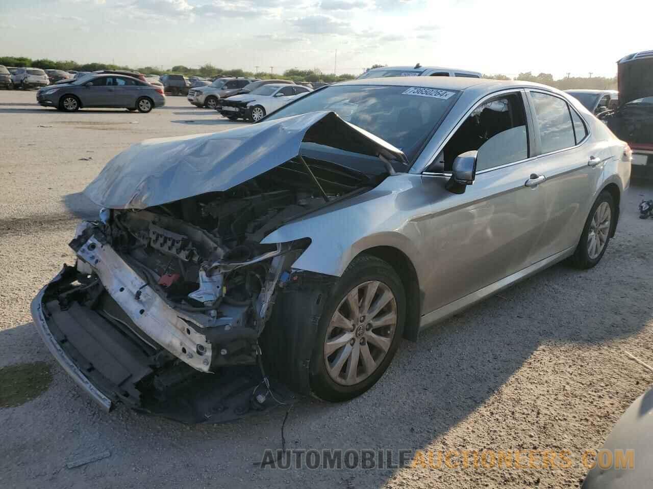 JTNB11HK8J3042624 TOYOTA CAMRY 2018