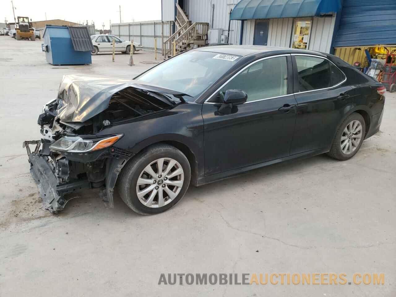 JTNB11HK8J3045426 TOYOTA CAMRY 2018