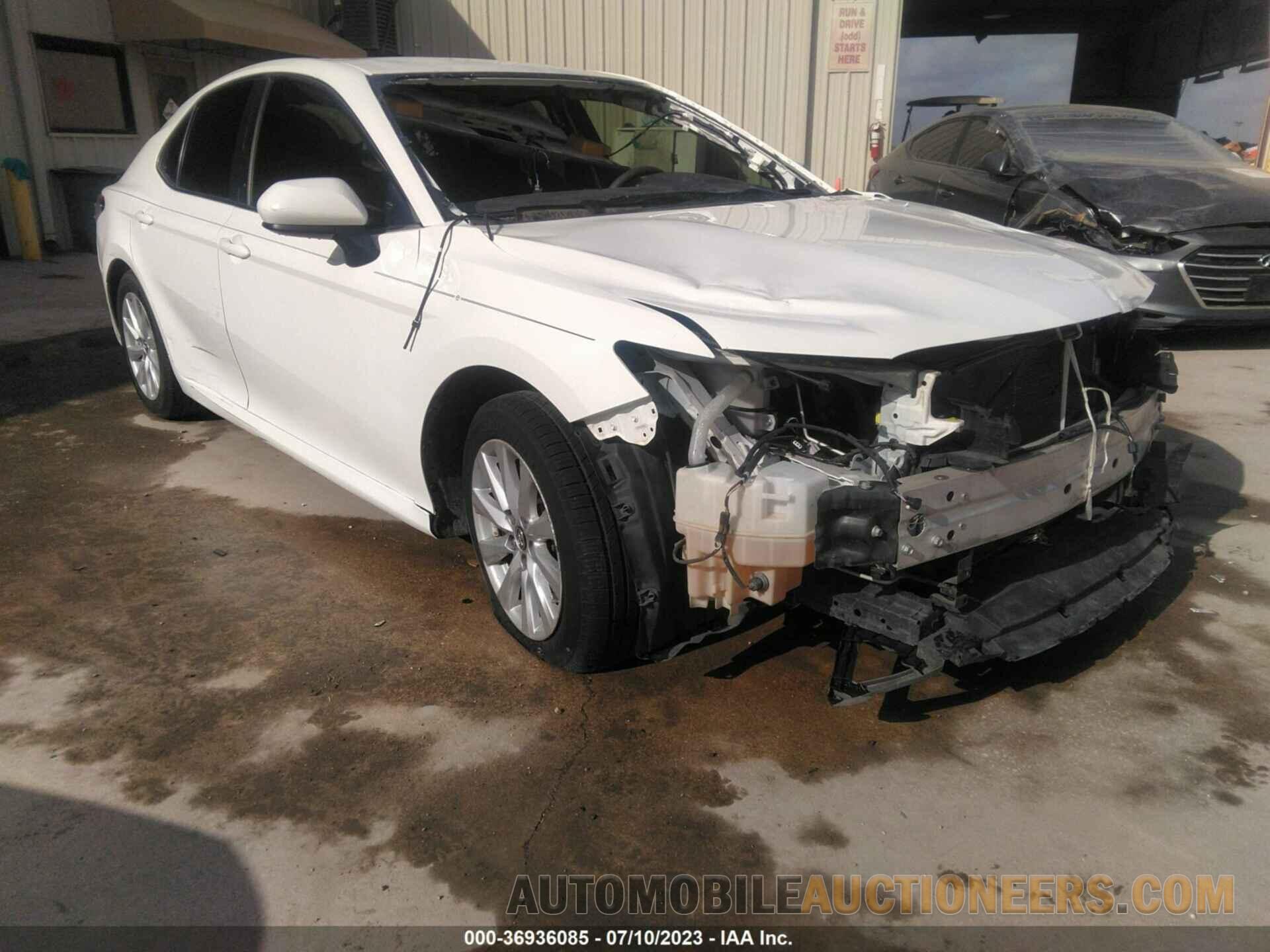 JTNB11HK8J3070925 TOYOTA CAMRY 2018