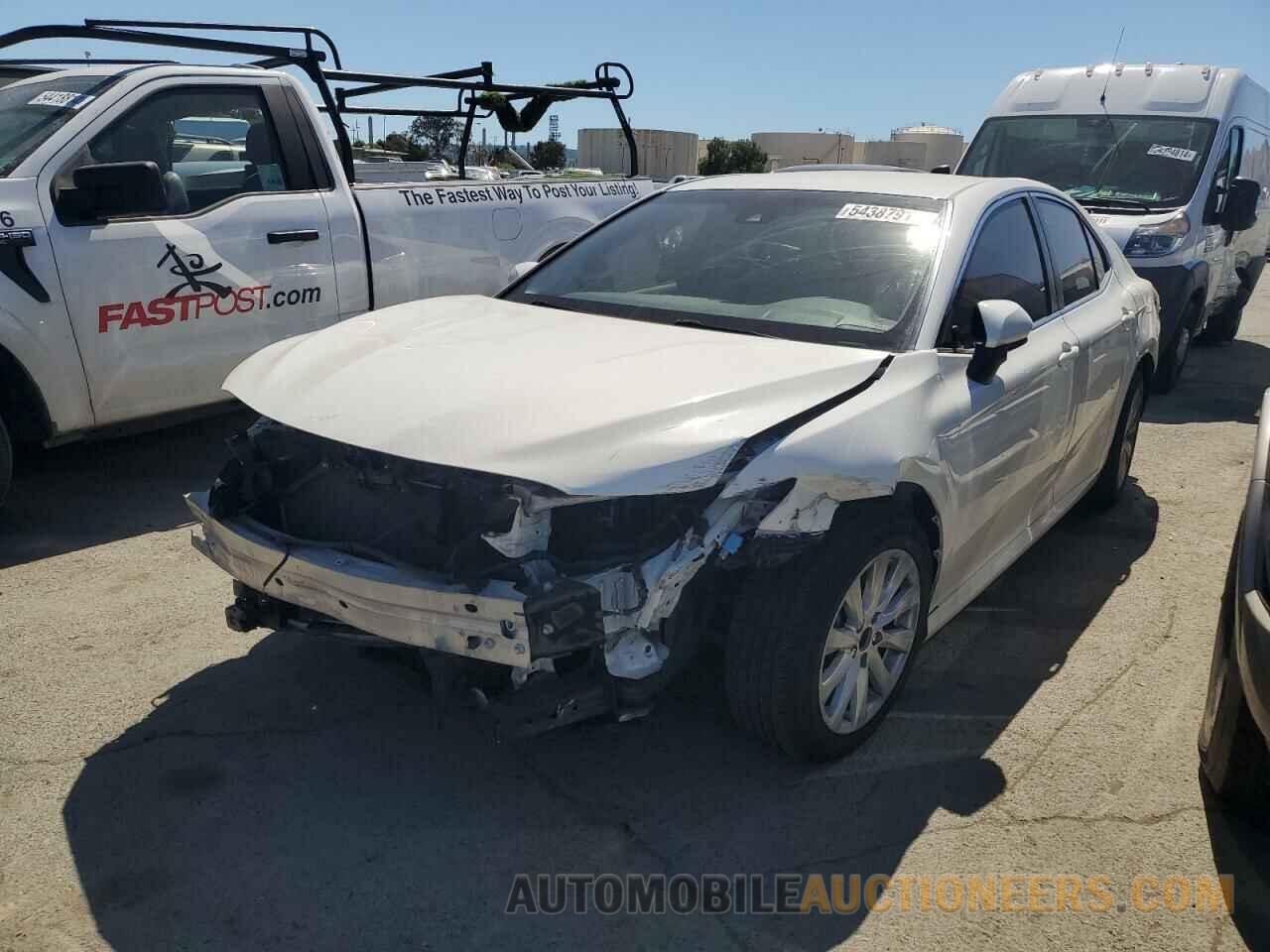 JTNB11HK9J3038453 TOYOTA CAMRY 2018