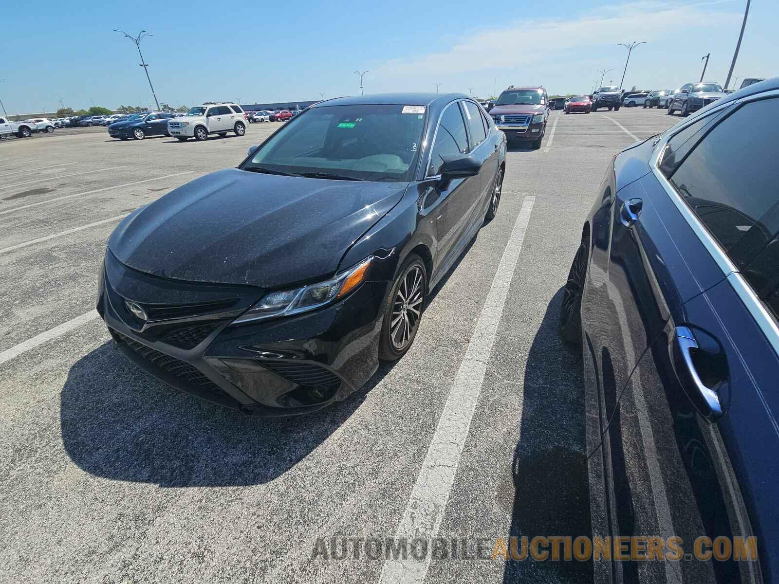 JTNB11HKXJ3016087 Toyota Camry 2018