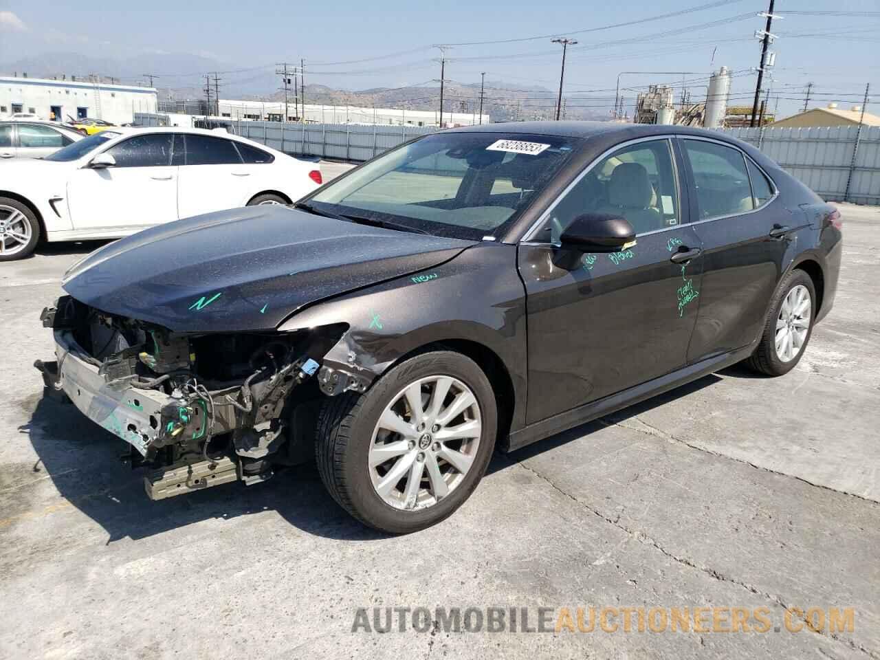 JTNB11HKXJ3037828 TOYOTA CAMRY 2018