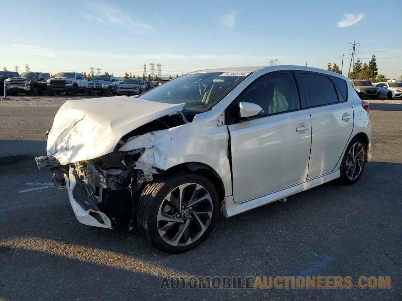 JTNKARJE9JJ568677 TOYOTA COROLLA 2018