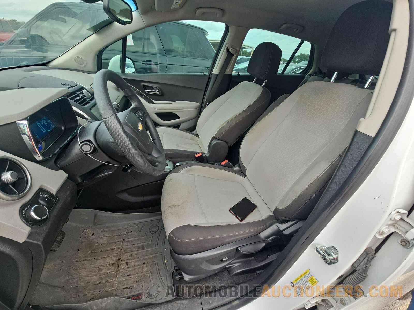 KL7CJKSB4FB228484 Chevrolet Trax 2015