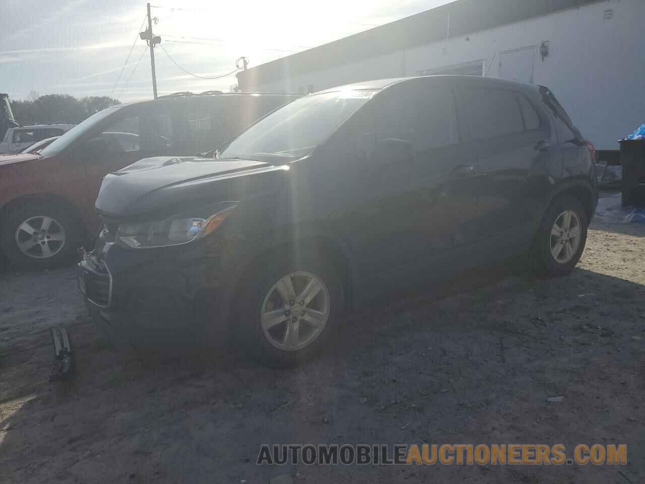 KL7CJKSB8MB332599 CHEVROLET TRAX 2021