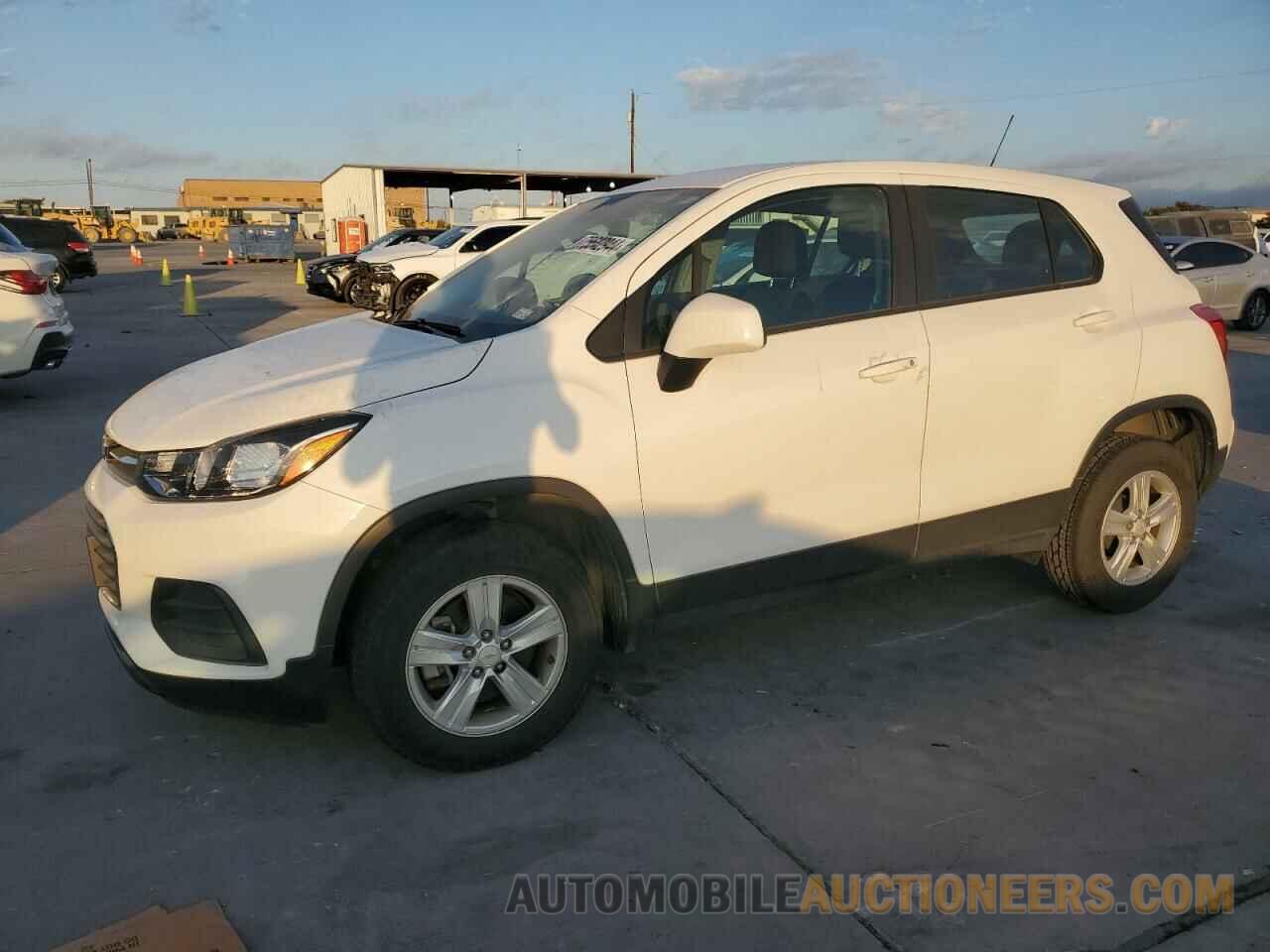 KL7CJKSB9LB083695 CHEVROLET TRAX 2020