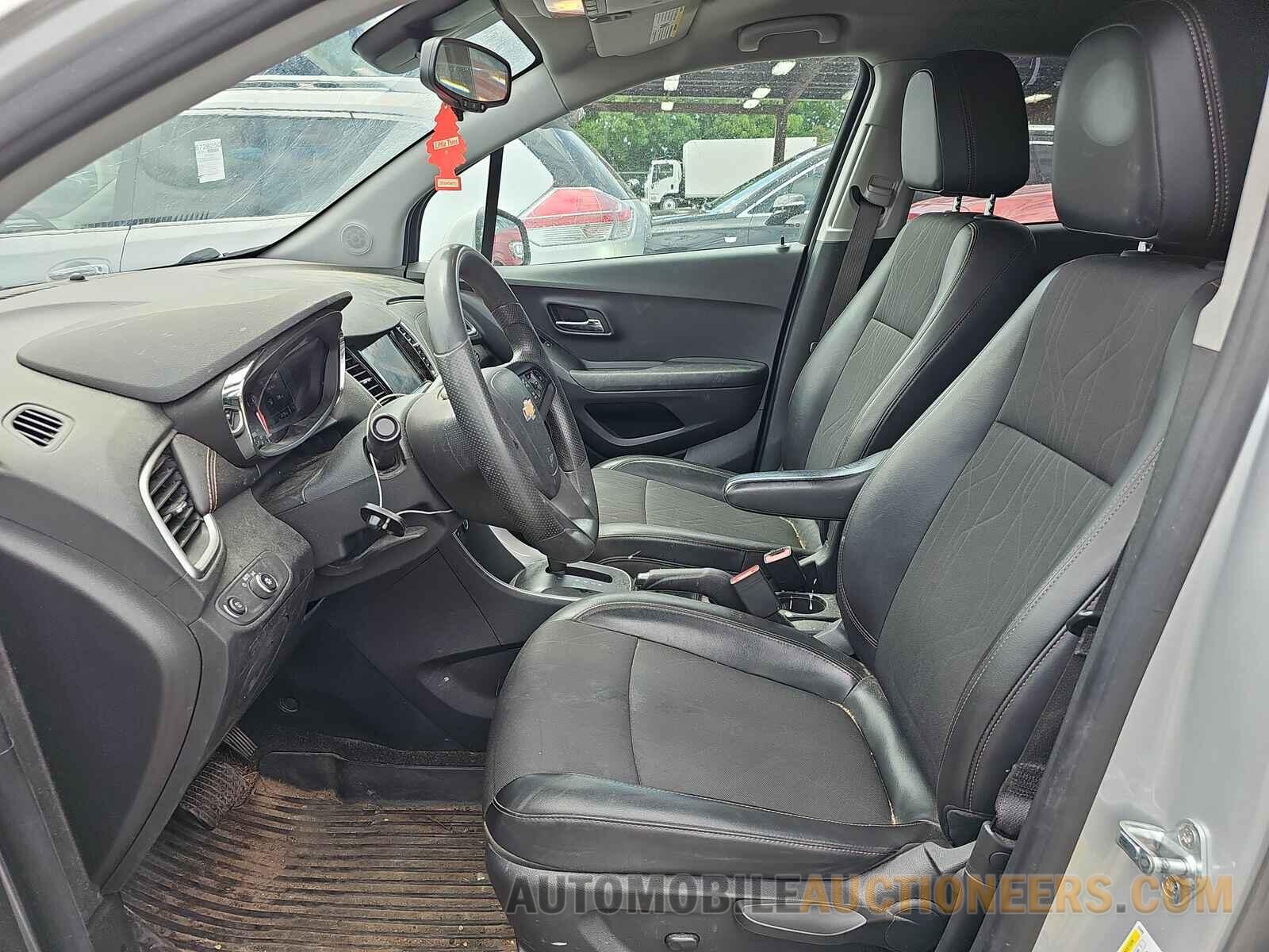 KL7CJLSM1MB369551 Chevrolet Trax 2021