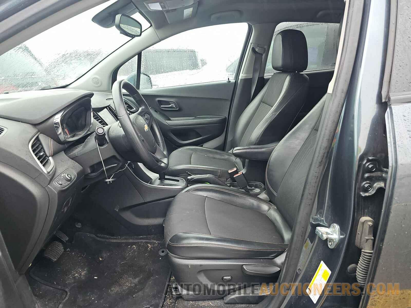 KL7CJLSM5MB361243 Chevrolet Trax 2021