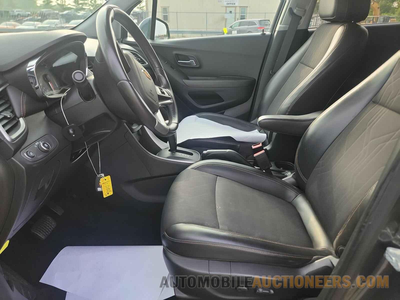 KL7CJPSB6JB584473 Chevrolet Trax 2018