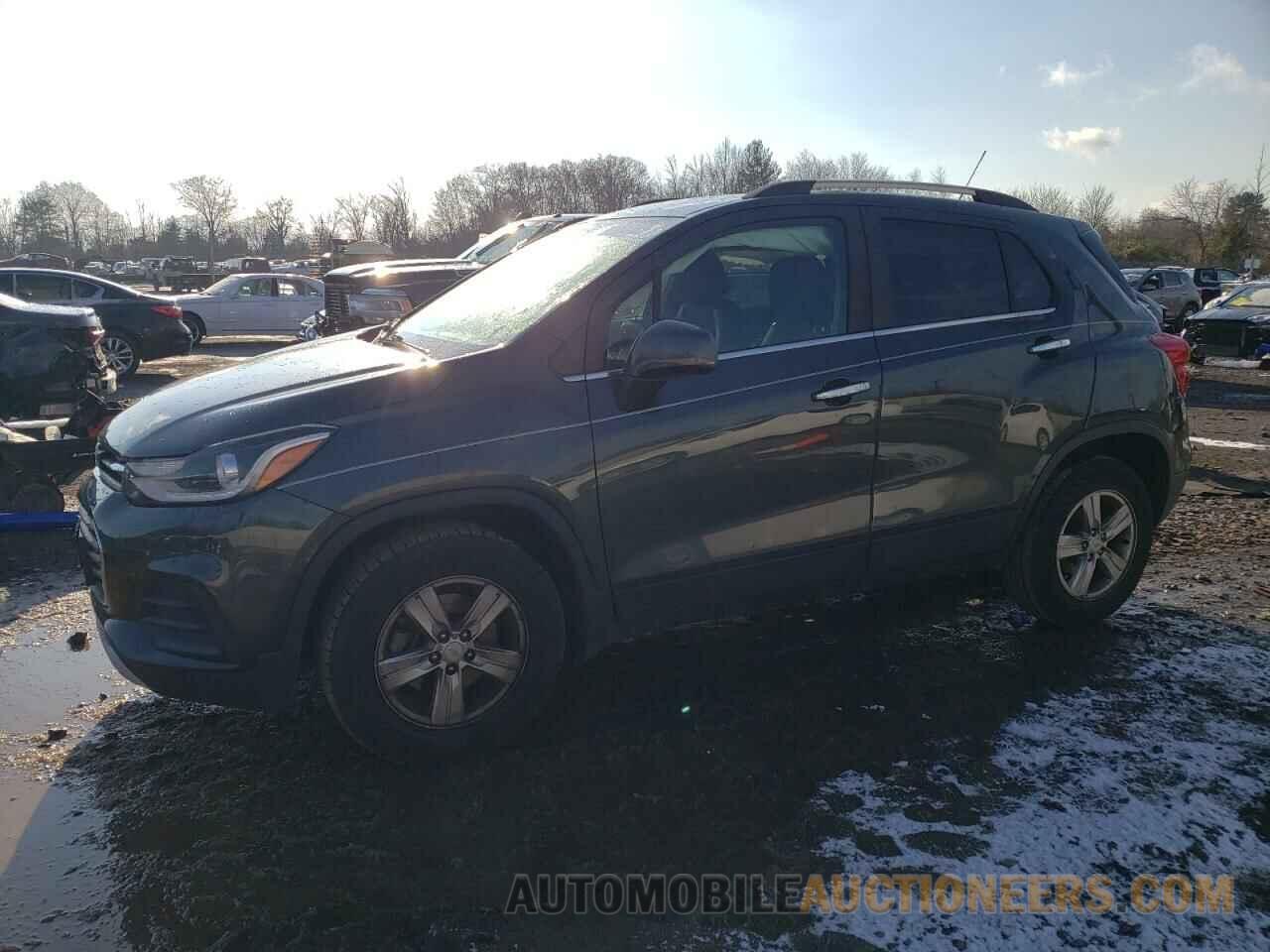 KL7CJPSB8JB715435 CHEVROLET TRAX 2018