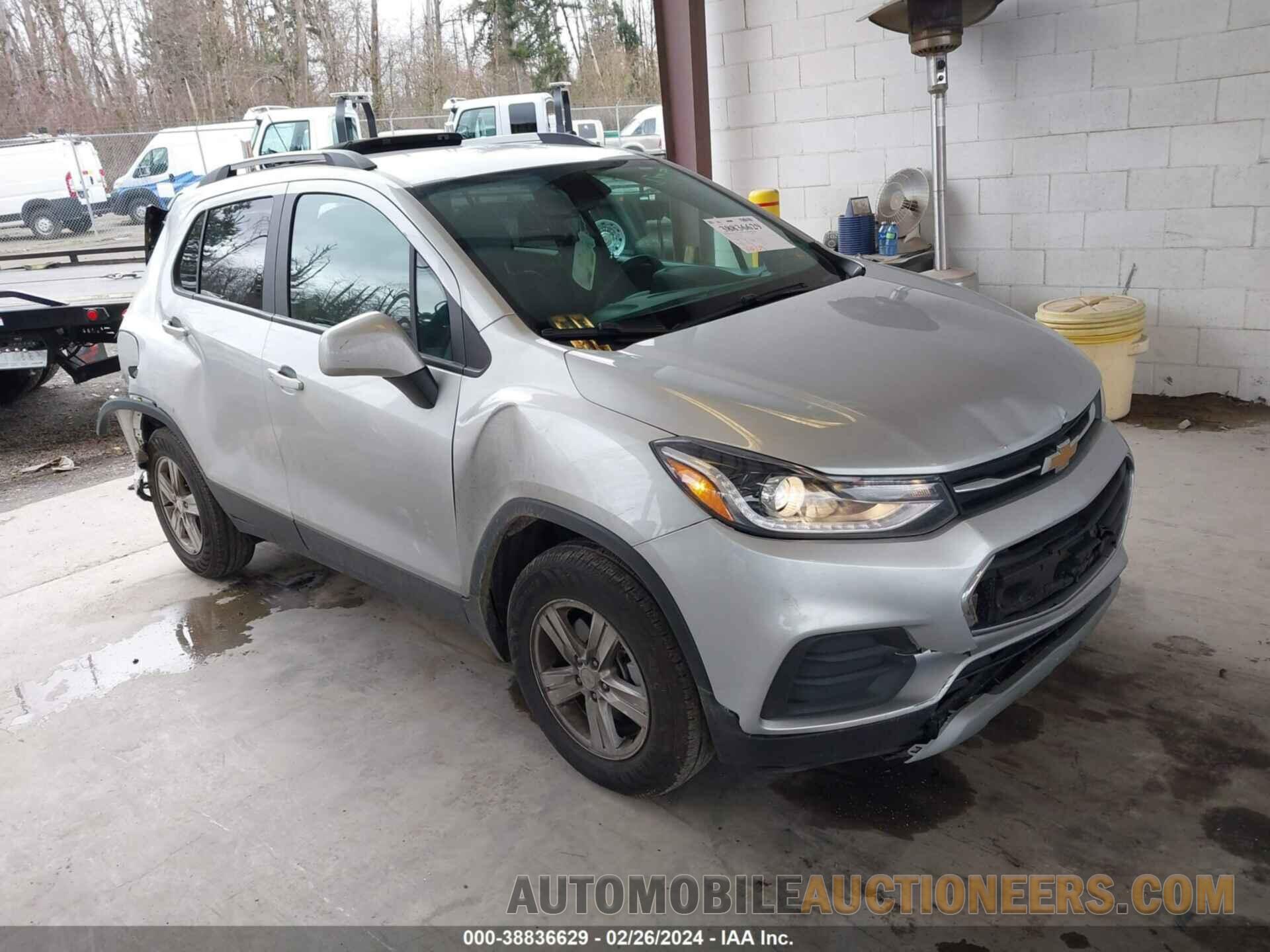 KL7CJPSM2NB565717 CHEVROLET TRAX 2022