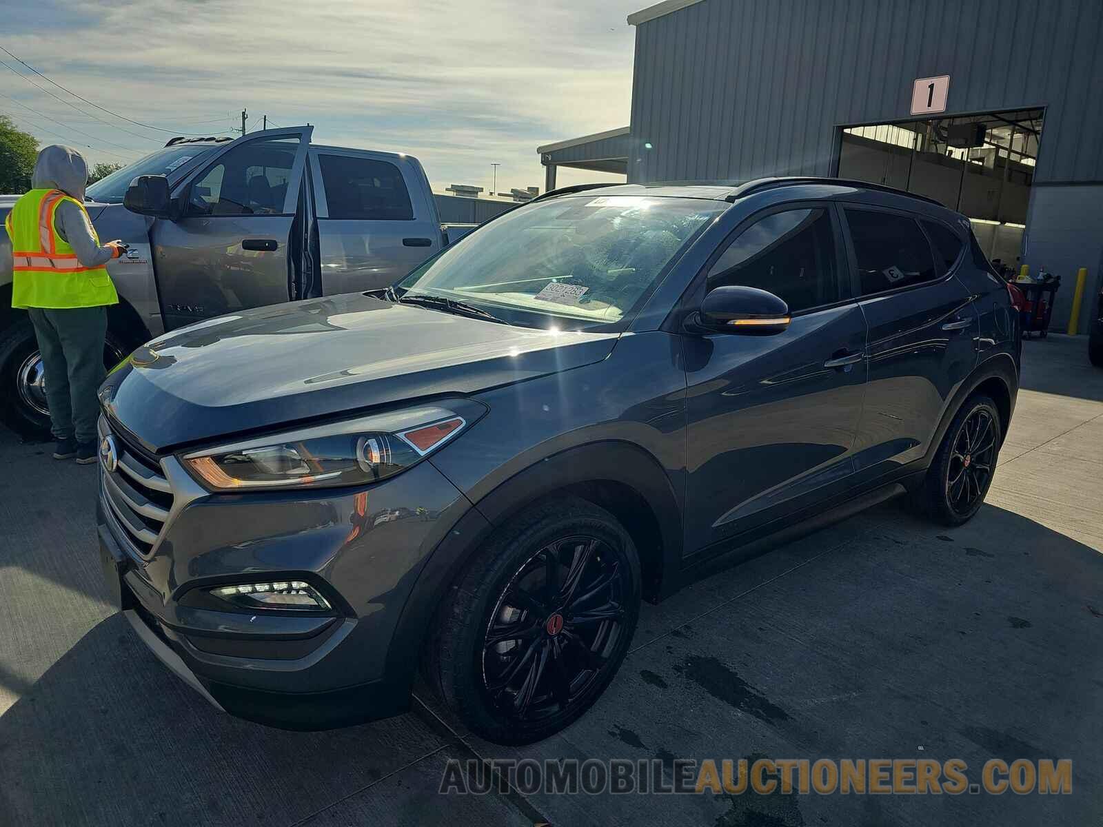 KM8J33A21HU495600 Hyundai Tucson 2017