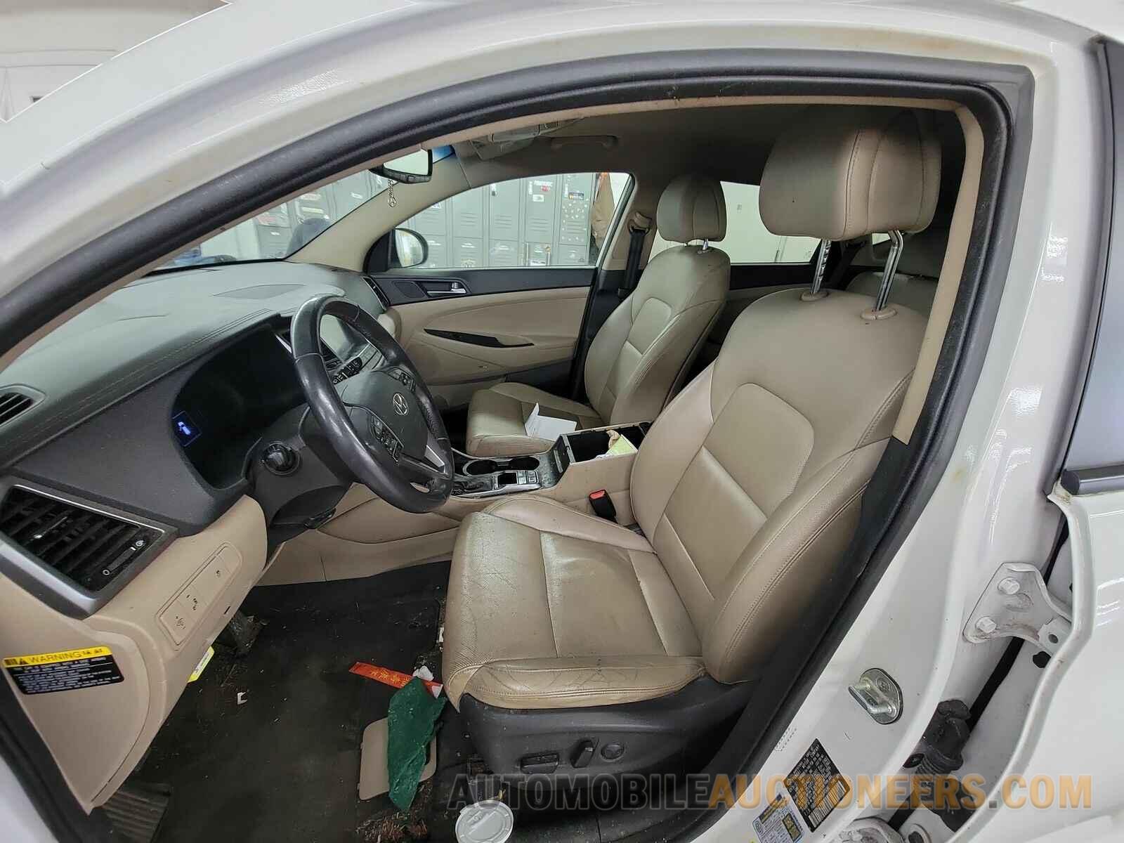 KM8J33A48HU370496 Hyundai Tucson 2017