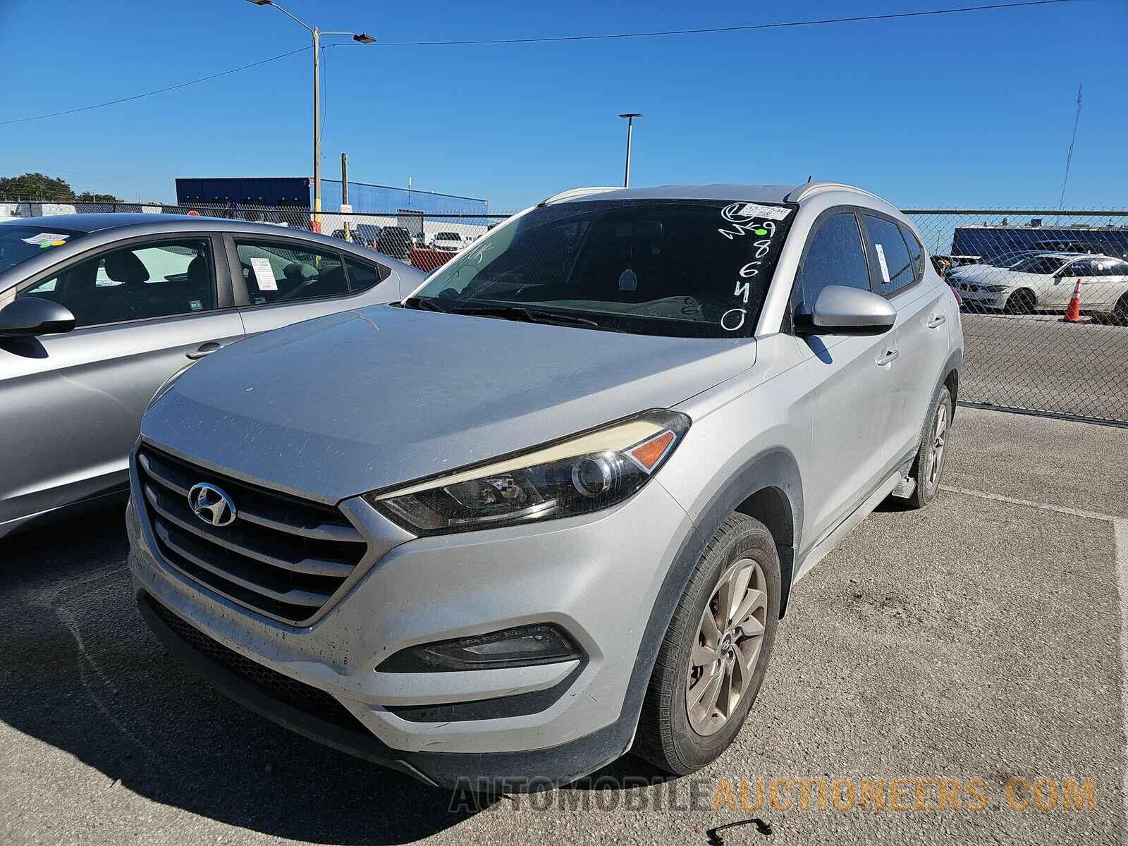 KM8J33A48HU398640 Hyundai Tucson 2017