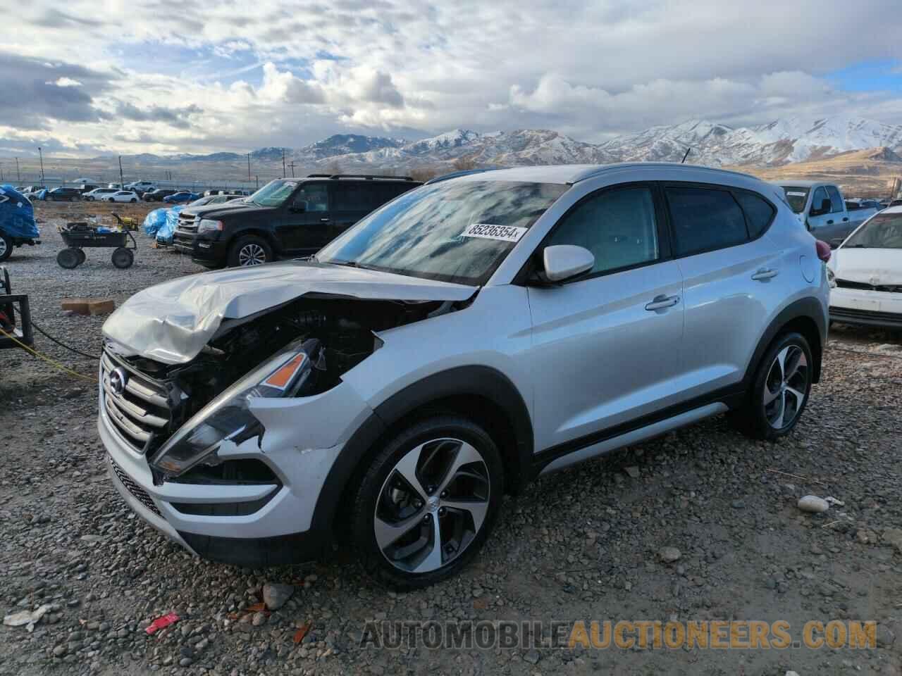 KM8J3CA25HU295044 HYUNDAI TUCSON 2017