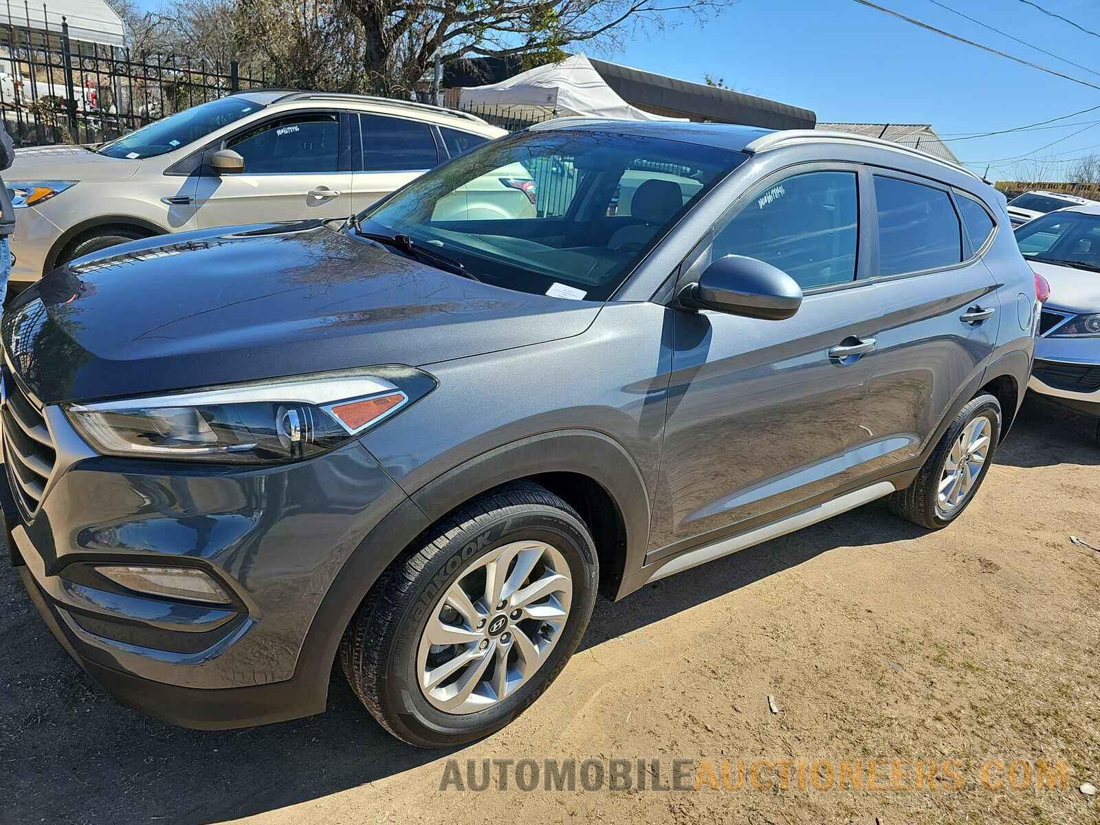 KM8J3CA48HU563988 Hyundai Tucson 2017