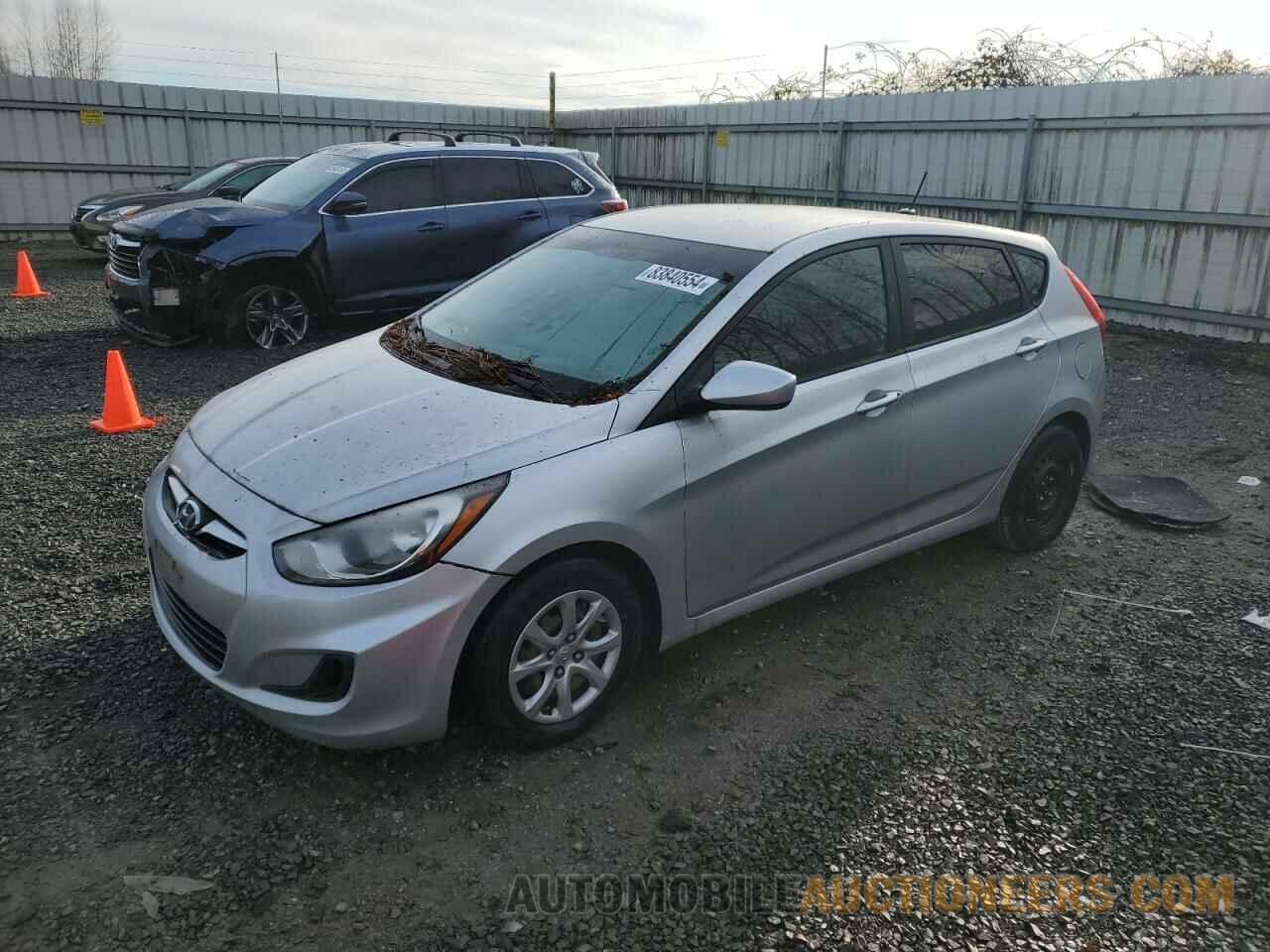 KMHCT5AE2DU071819 HYUNDAI ACCENT 2013