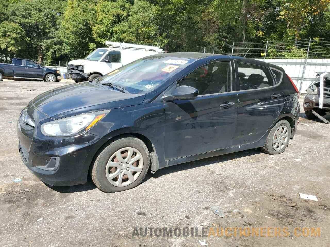 KMHCT5AE2DU093335 HYUNDAI ACCENT 2013