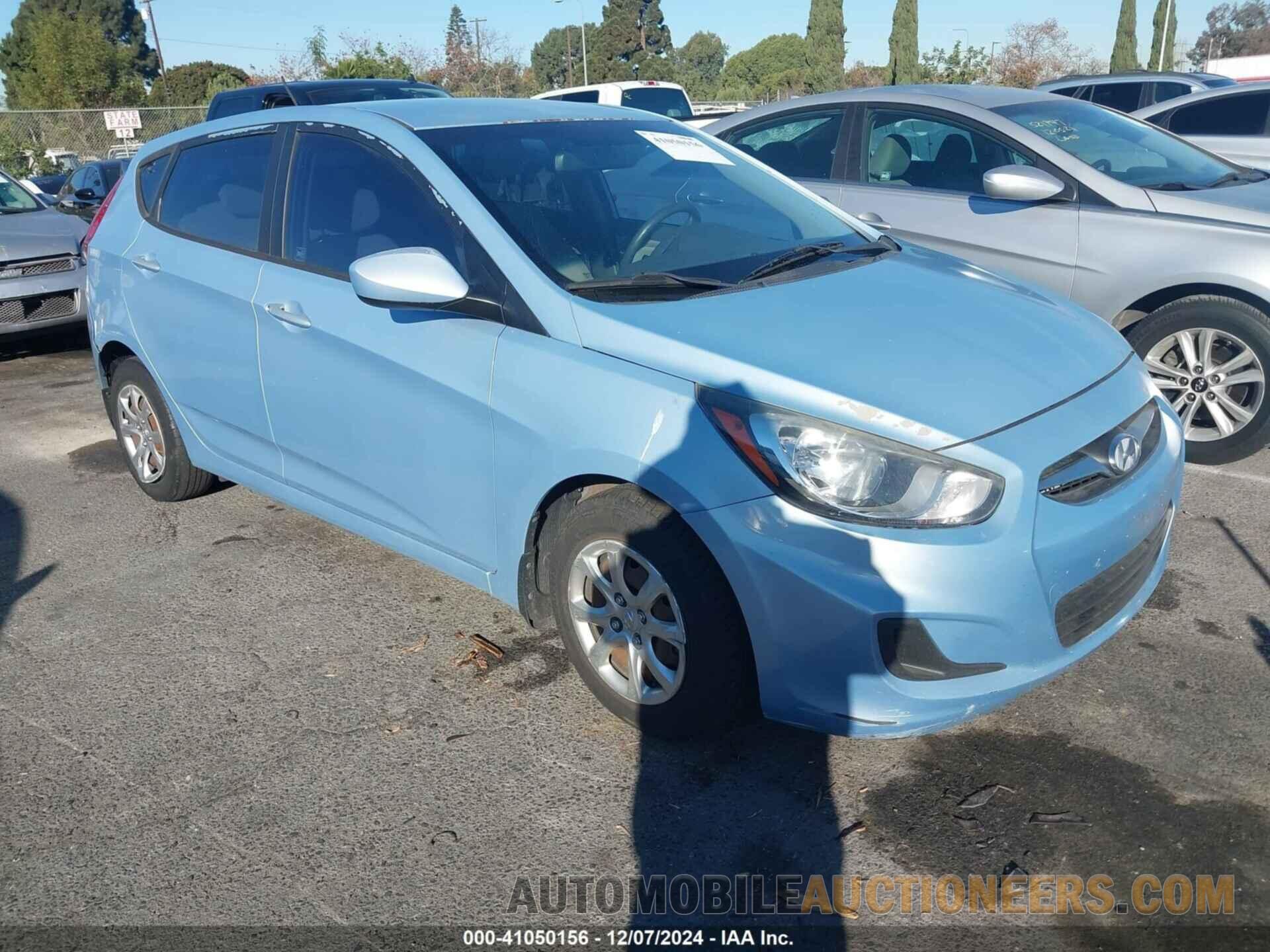 KMHCT5AE2DU111882 HYUNDAI ACCENT 2013