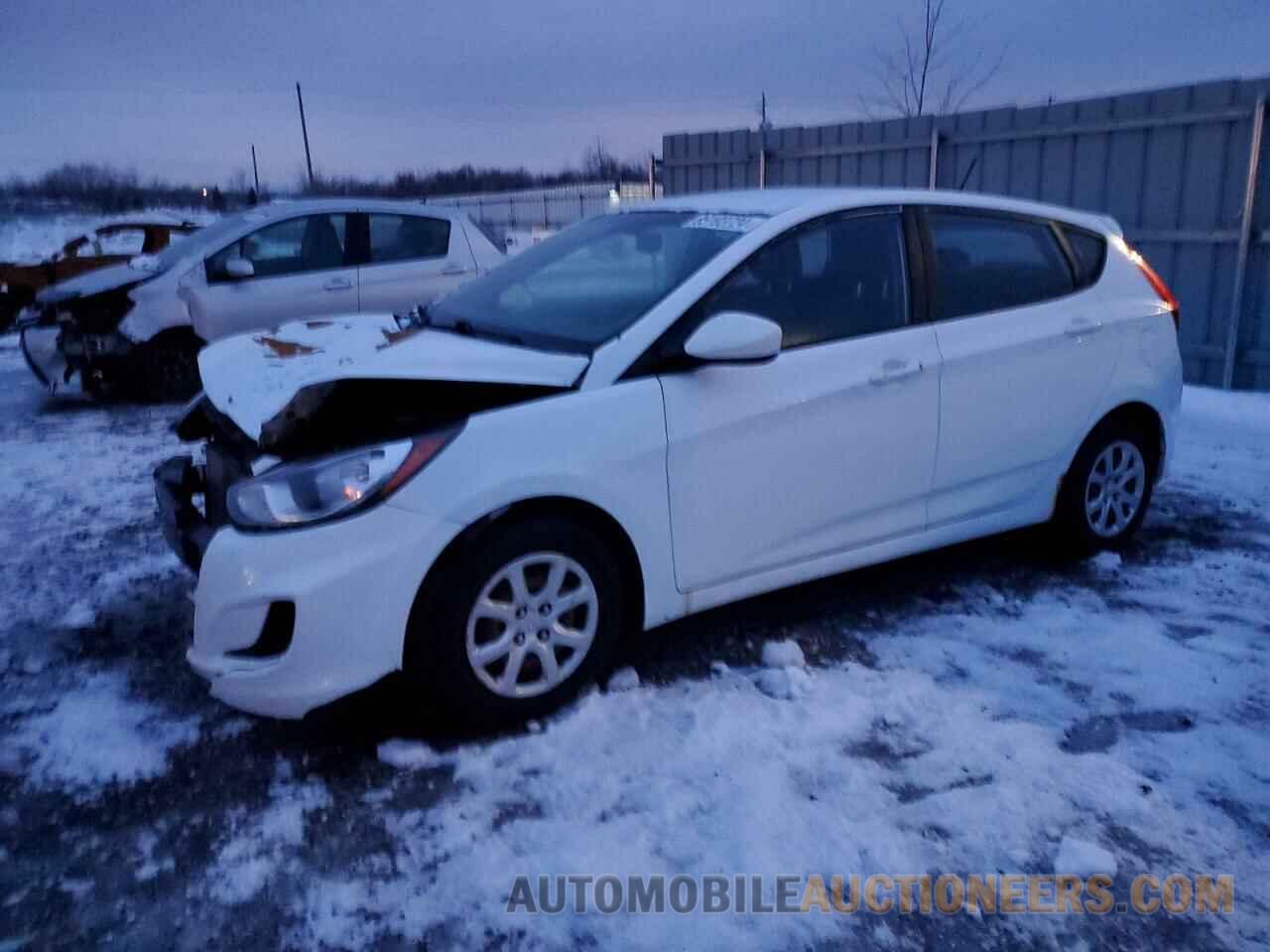 KMHCT5AE3DU116962 HYUNDAI ACCENT 2013