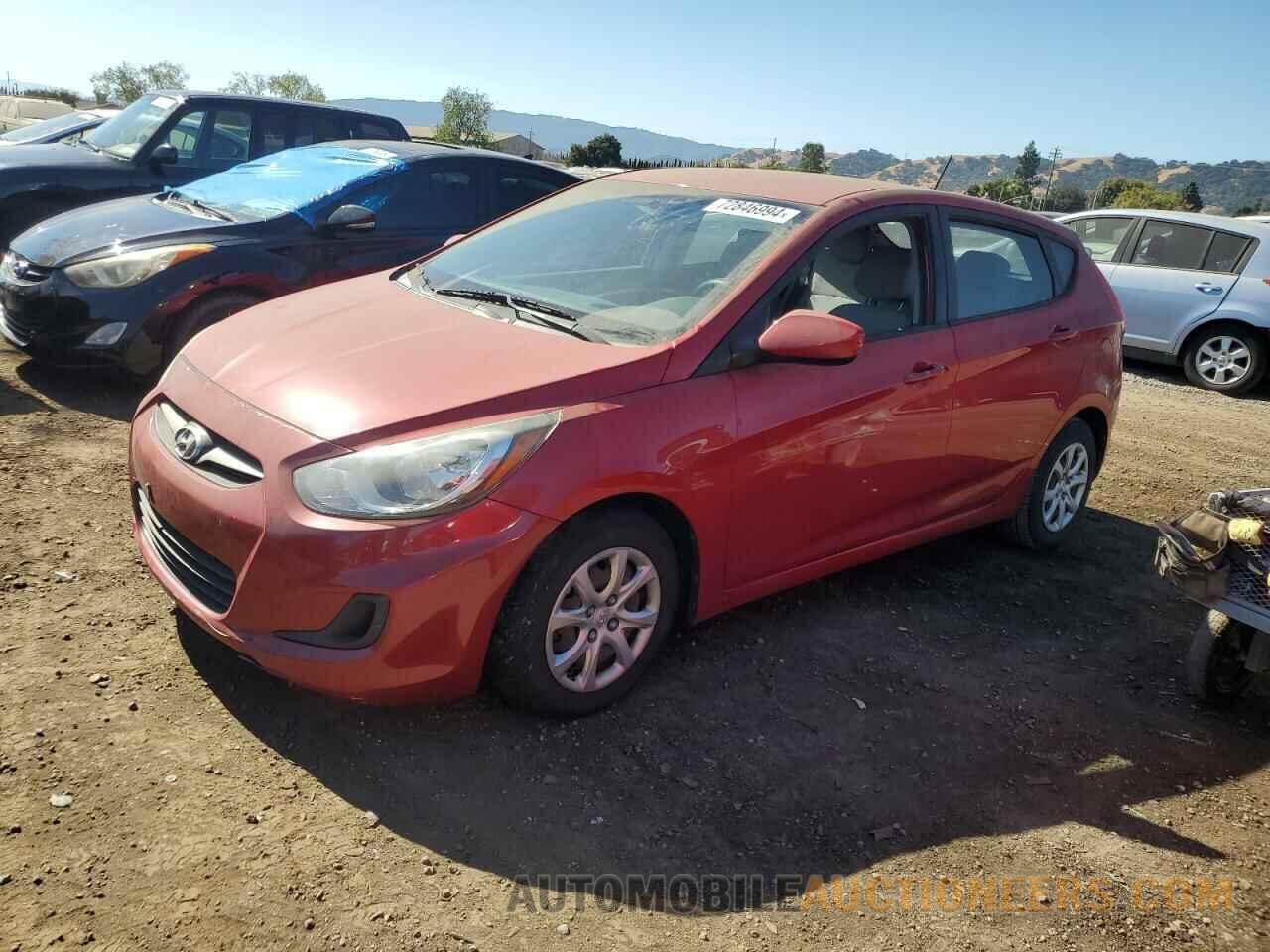 KMHCT5AE5DU136498 HYUNDAI ACCENT 2013