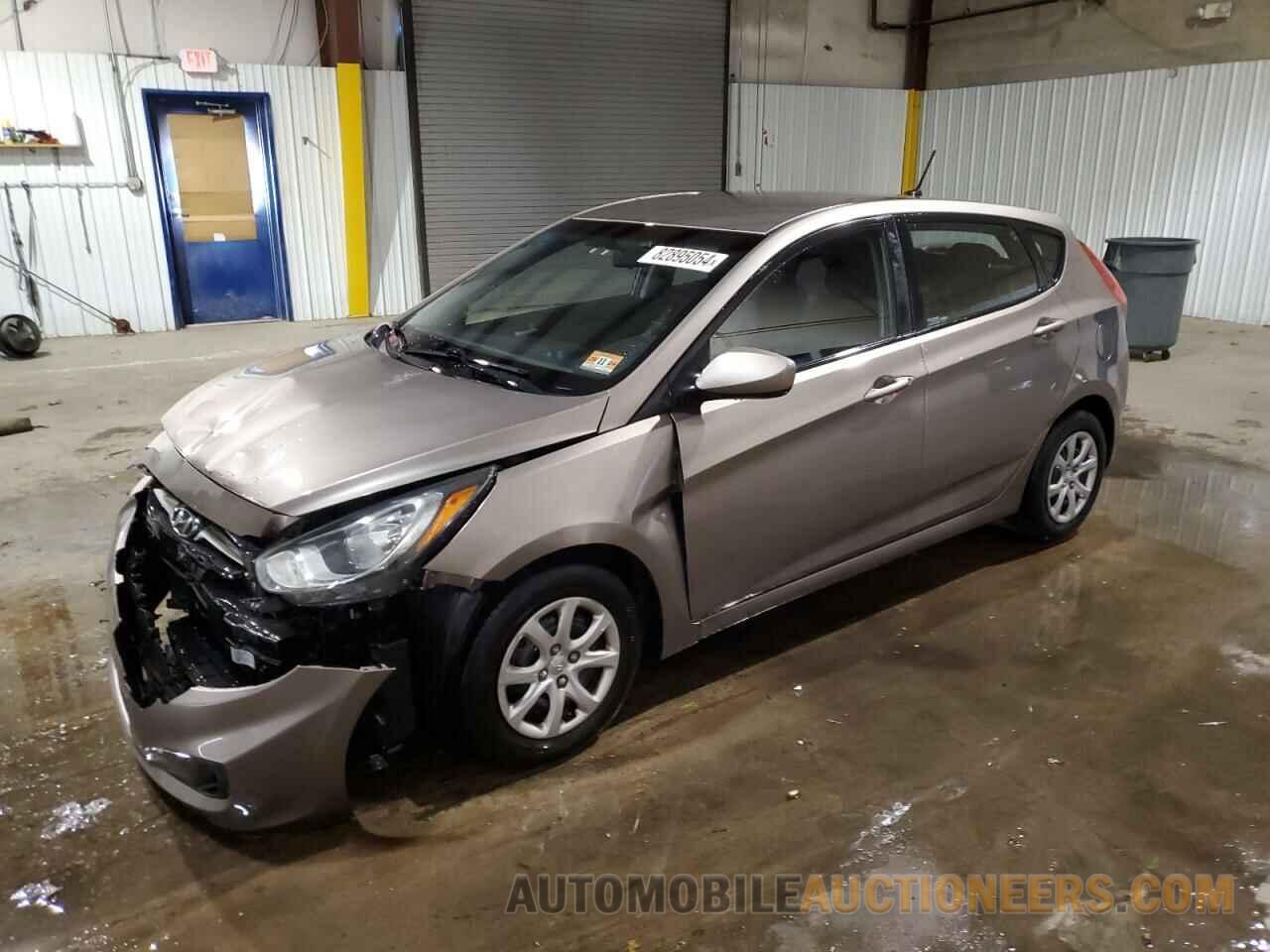 KMHCT5AE7DU137796 HYUNDAI ACCENT 2013