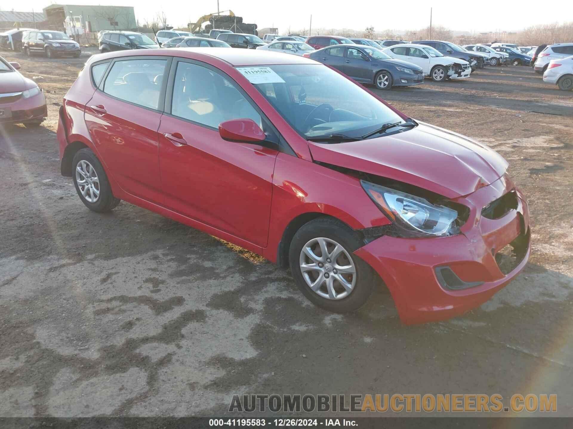 KMHCT5AE8DU135555 HYUNDAI ACCENT 2013