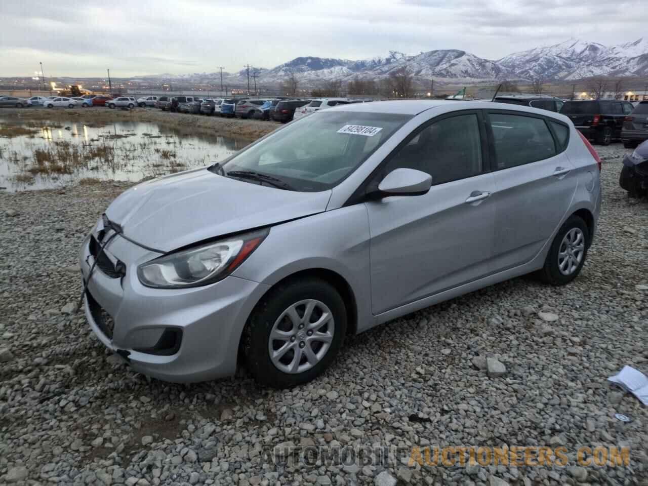 KMHCT5AE9DU135869 HYUNDAI ACCENT 2013