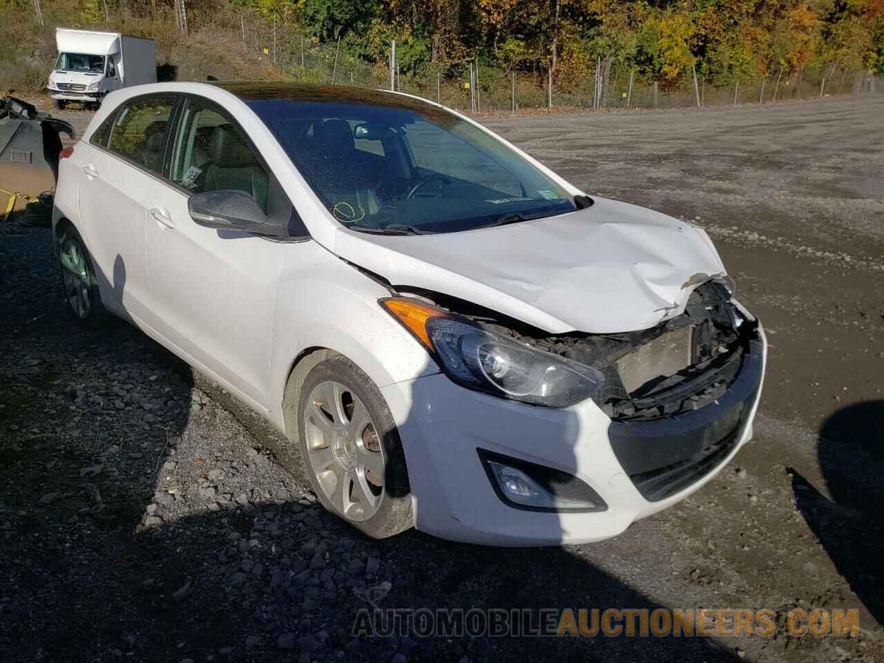 KMHD35LE4DU135828 HYUNDAI ELANTRA 2013