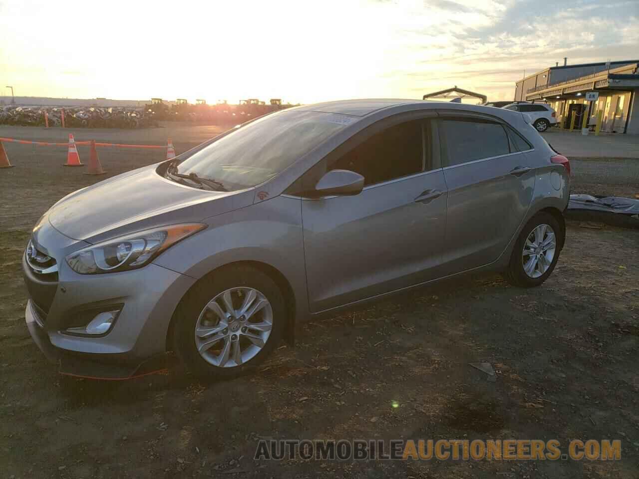 KMHD35LE5DU114924 HYUNDAI ELANTRA 2013