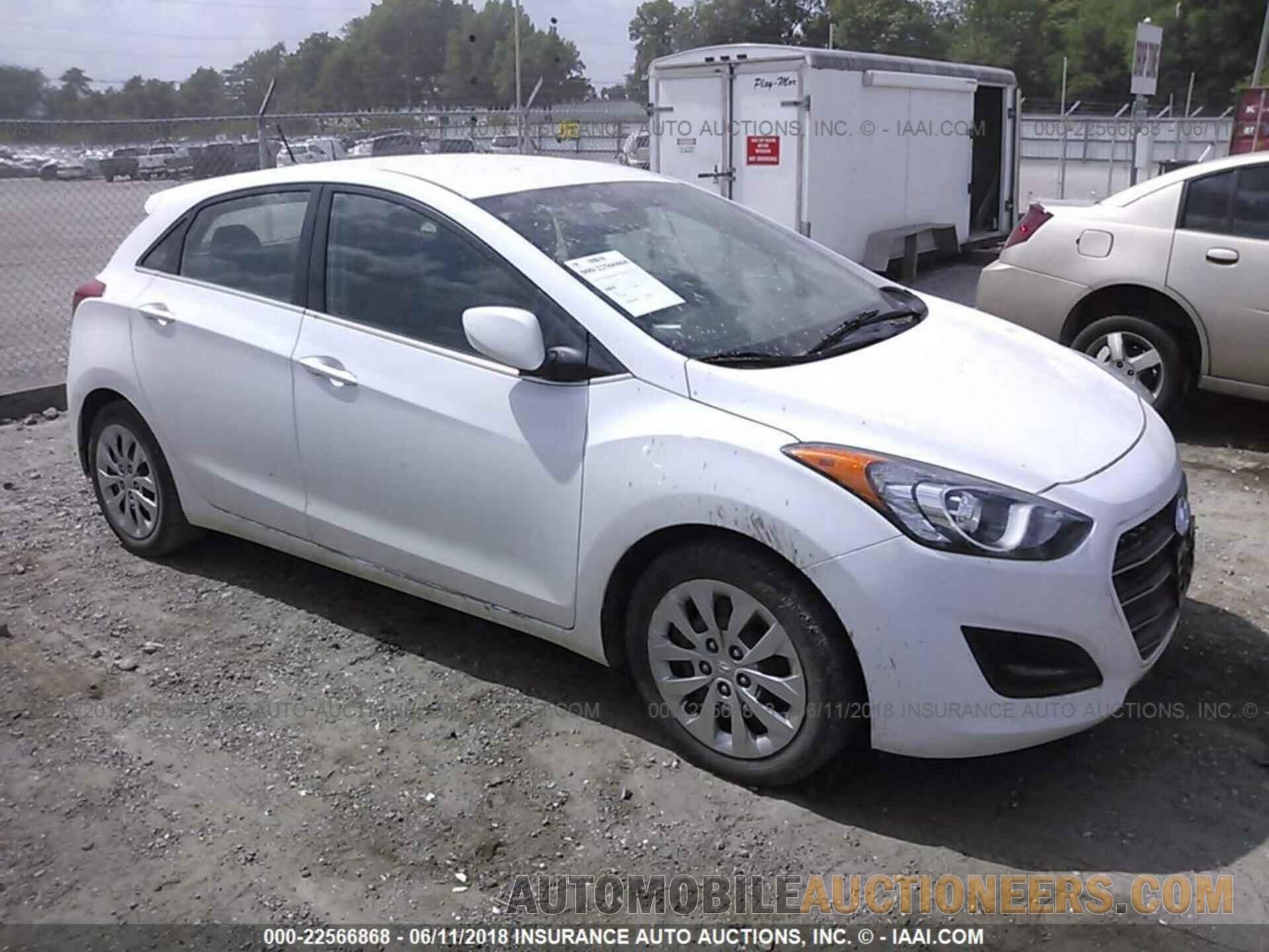 KMHD35LH6GU255709 Hyundai Elantra gt 2016