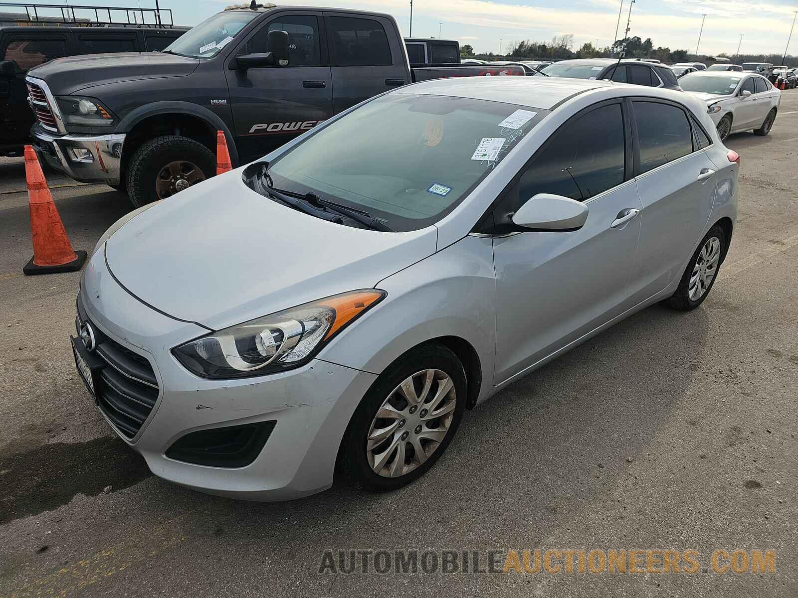 KMHD35LH9HU384478 Hyundai Elantra GT 2017